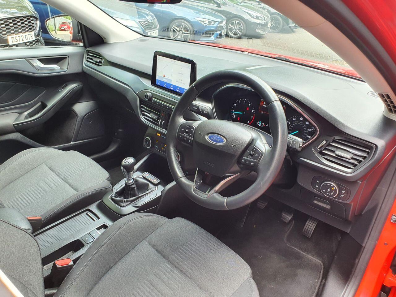 Ford Focus view 16