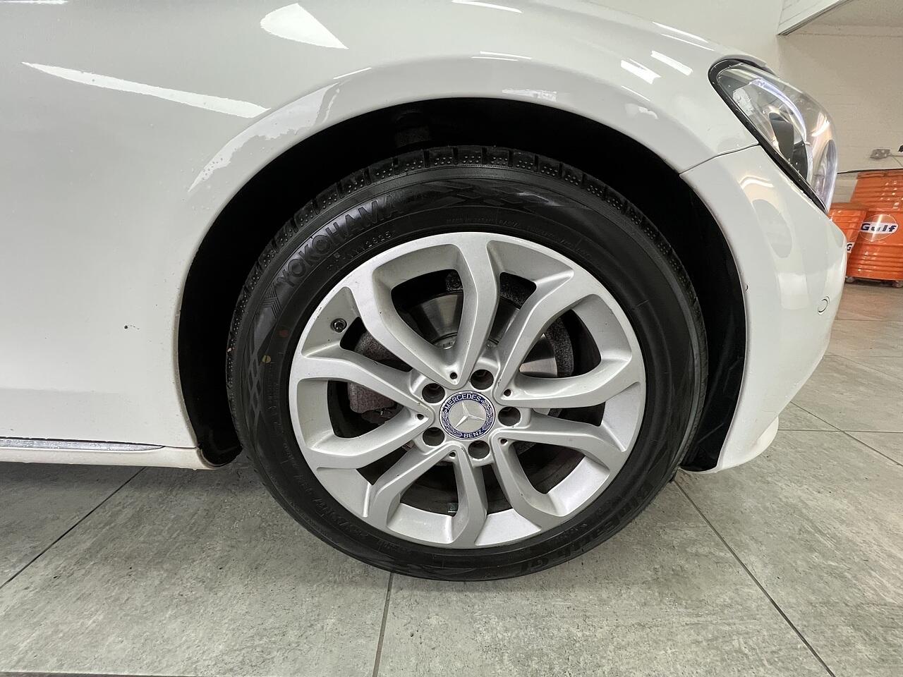 Mercedes-Benz C-Class view 22