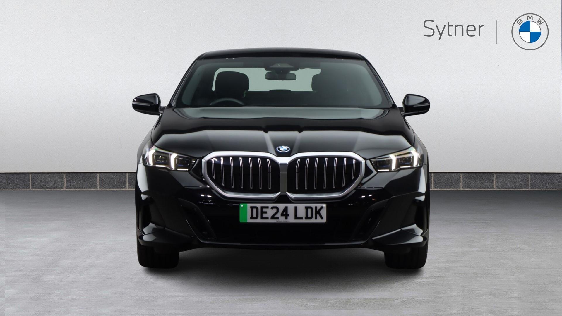 BMW i5 view 16