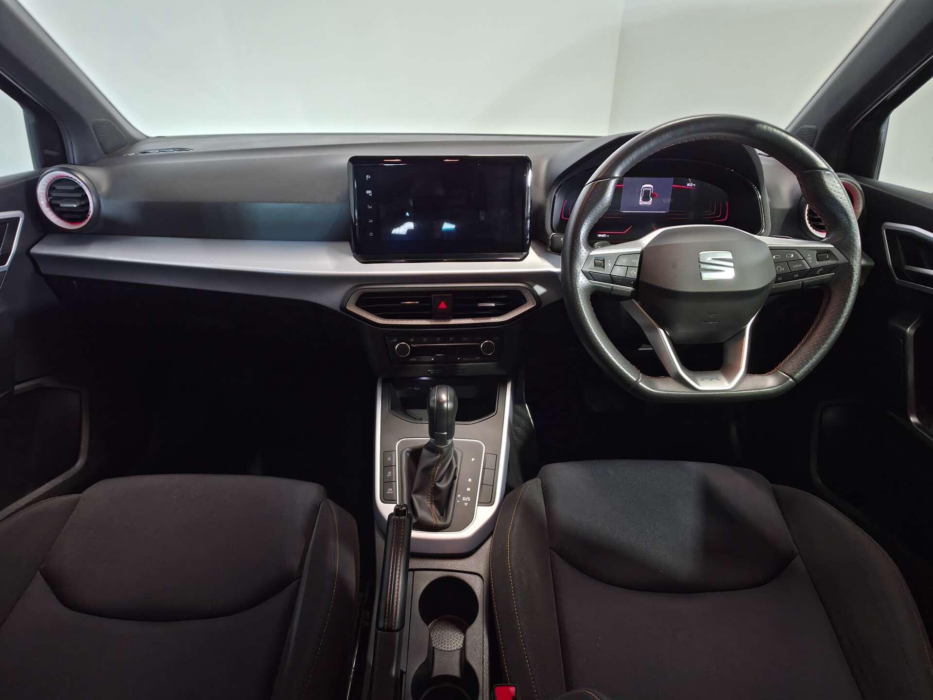 SEAT Arona view 12