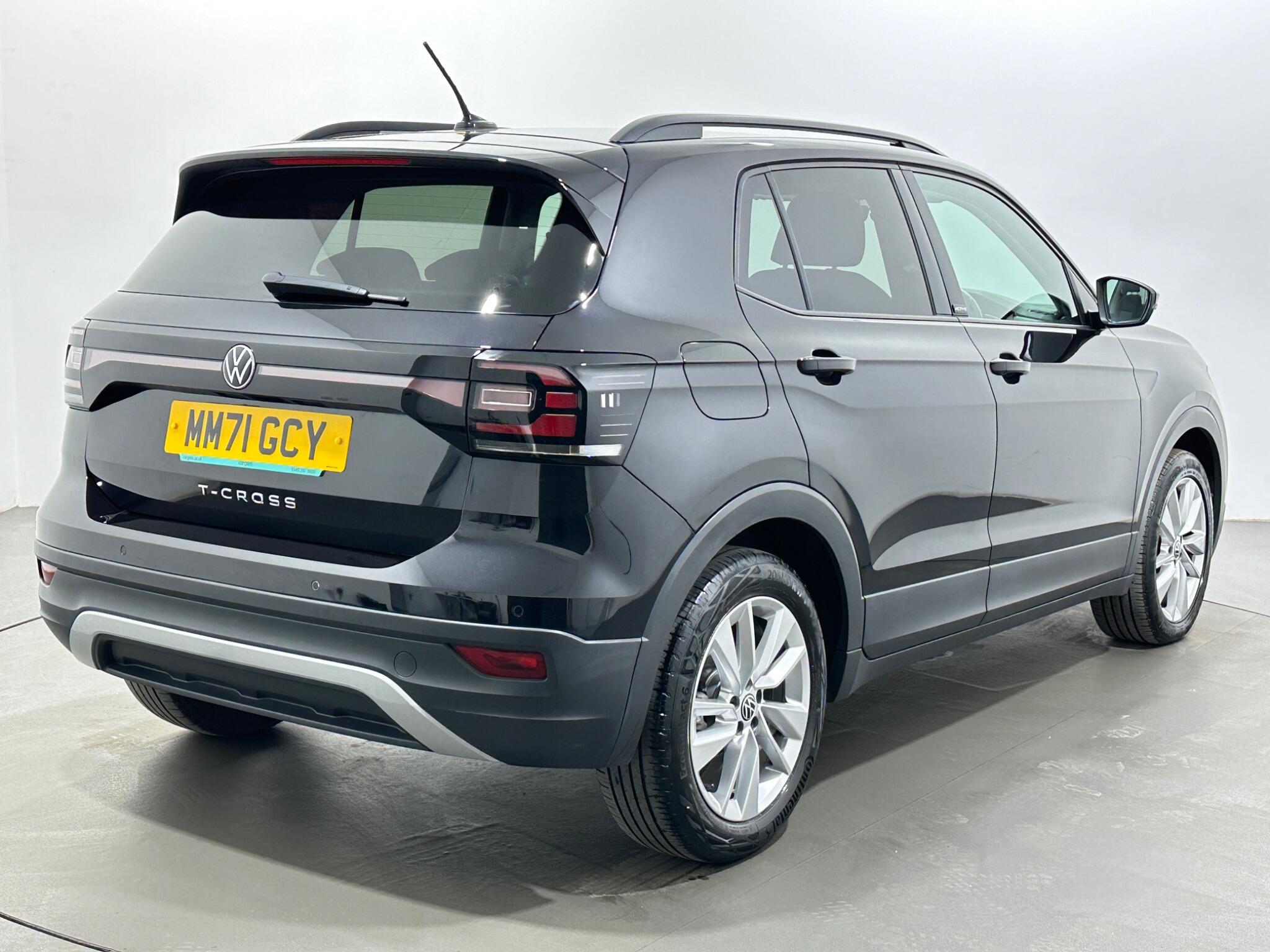 Volkswagen T-Cross view 8