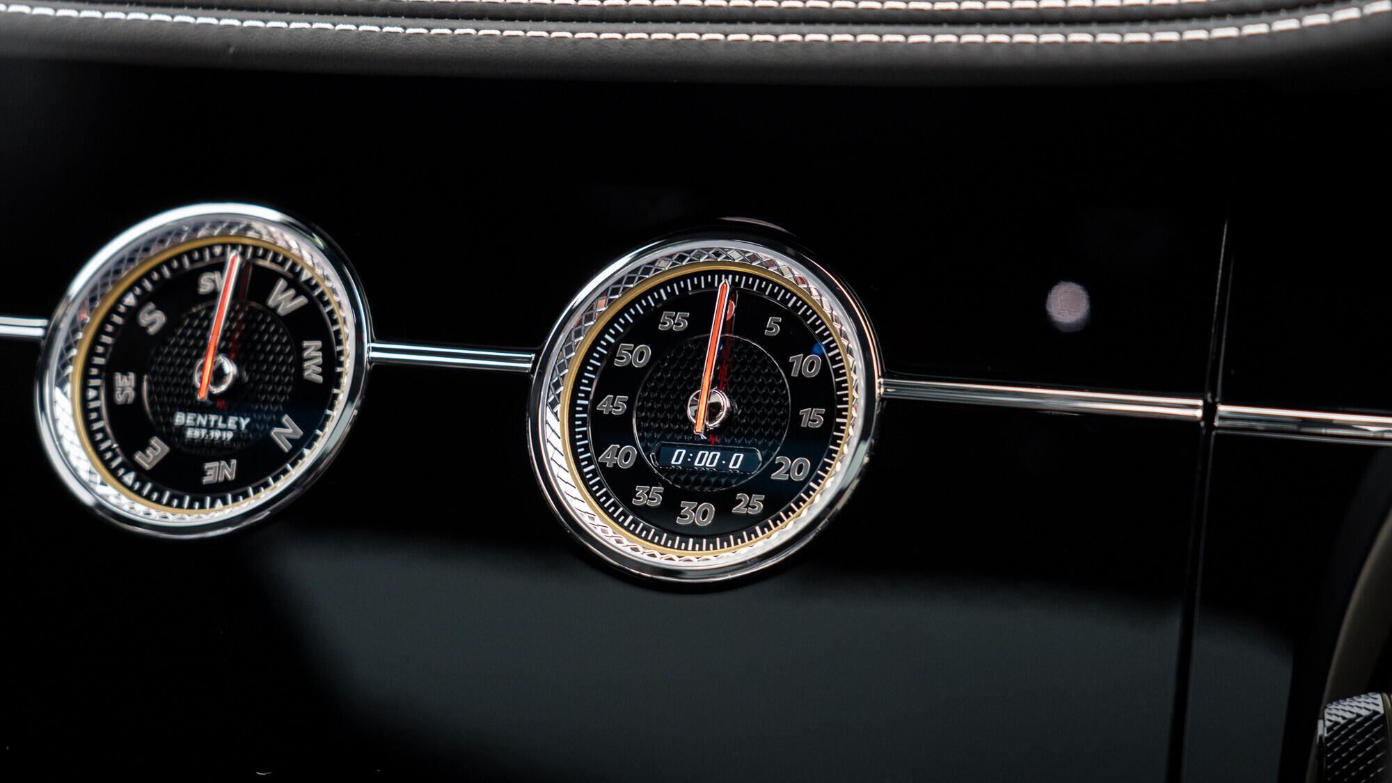Bentley Flying Spur view 60