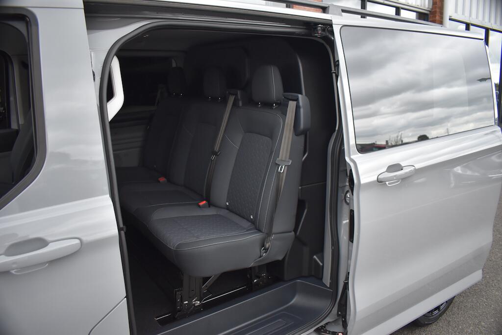 Ford Transit Custom view 12