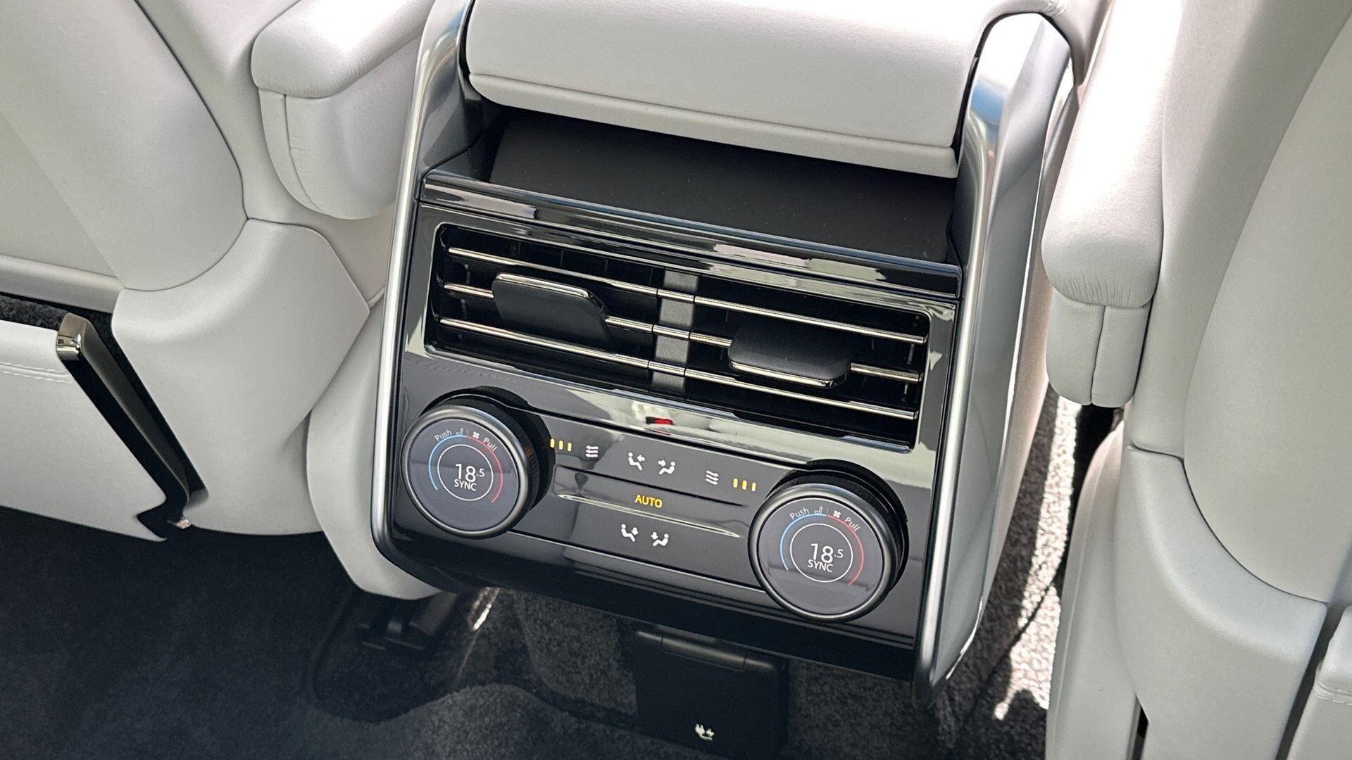 Land Rover Range Rover view 9