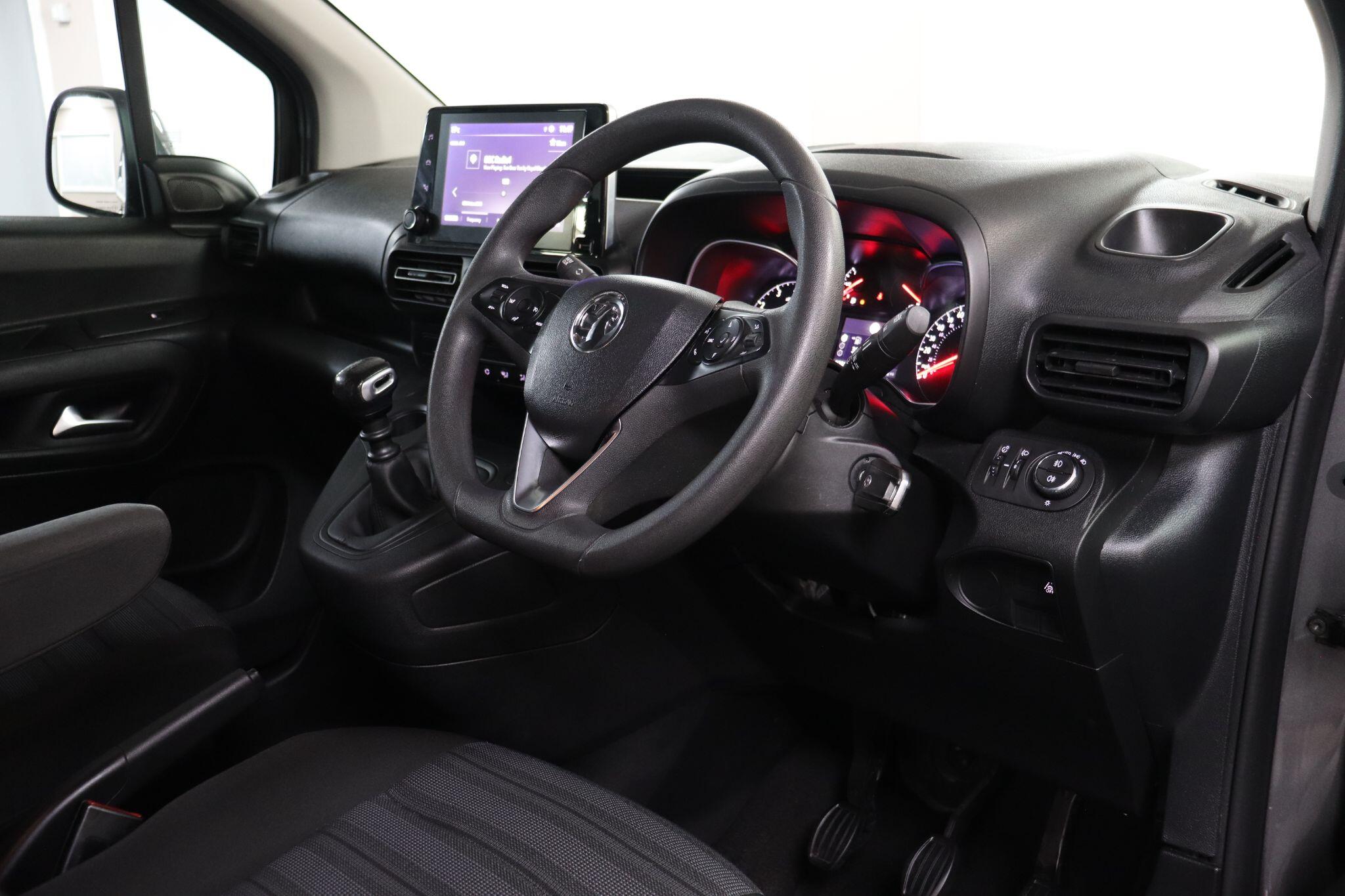 Vauxhall Combo Life view 5