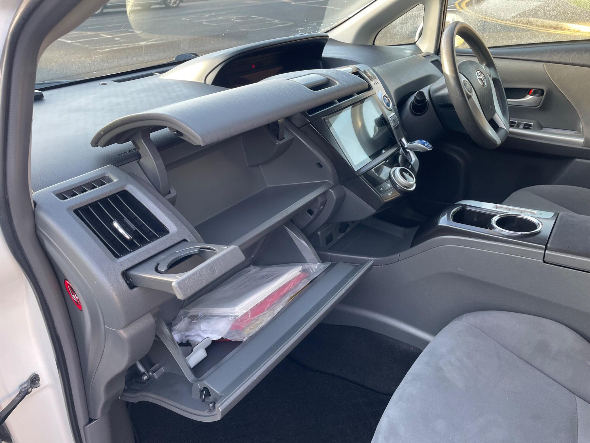 2014 Toyota Prius 1.5 CVT 4dr • 101,741 miles image 19