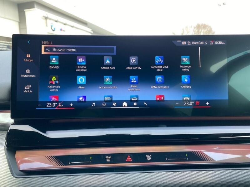 BMW 5 Series view 26