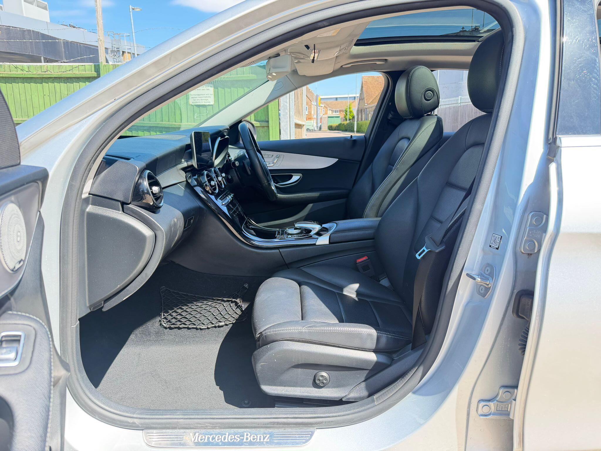 Mercedes-Benz C-Class view 18