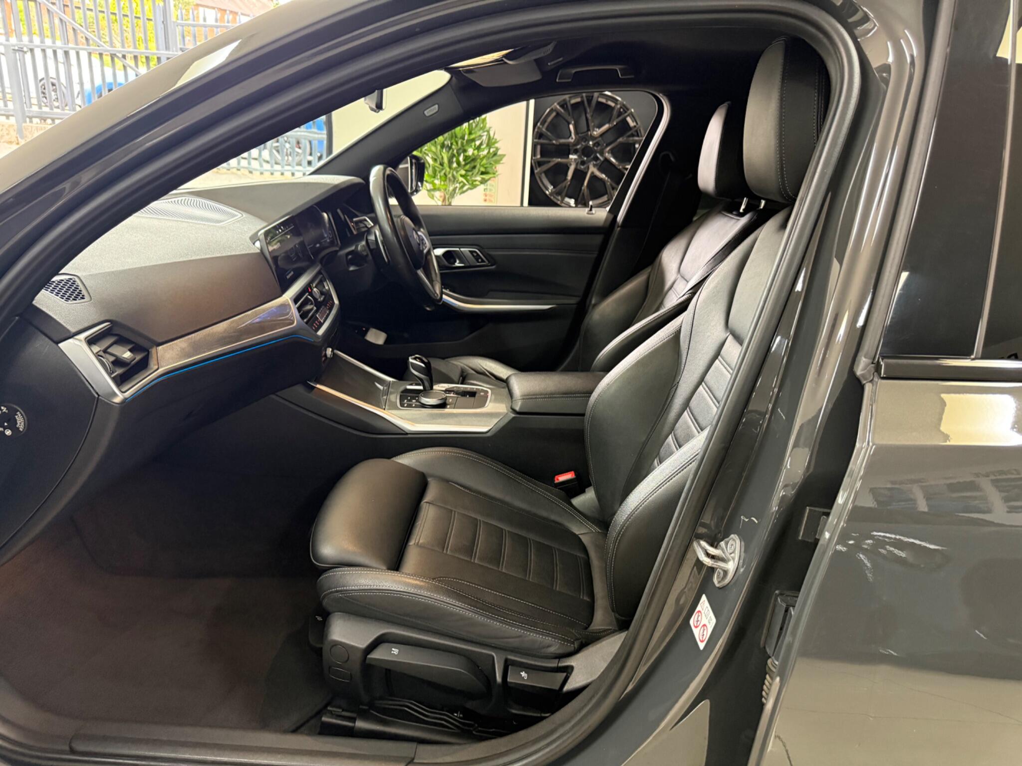 BMW 3 Series view 58