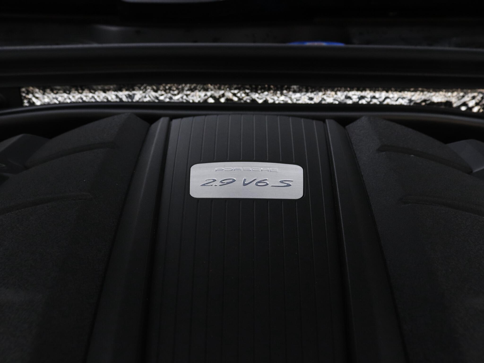Porsche Macan view 27