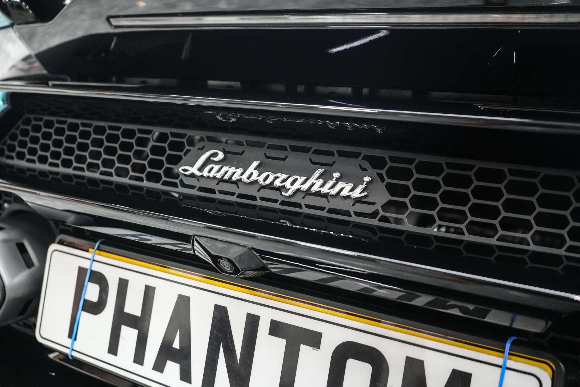 Lamborghini Huracan view 23