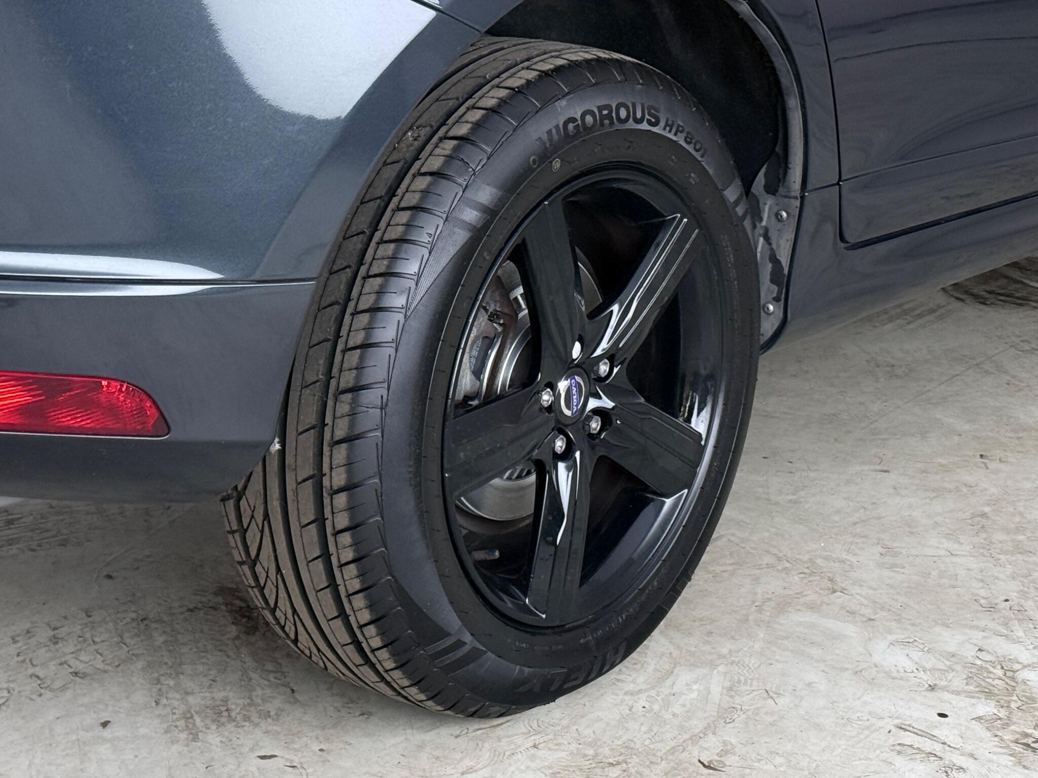 Volvo XC60 view 9