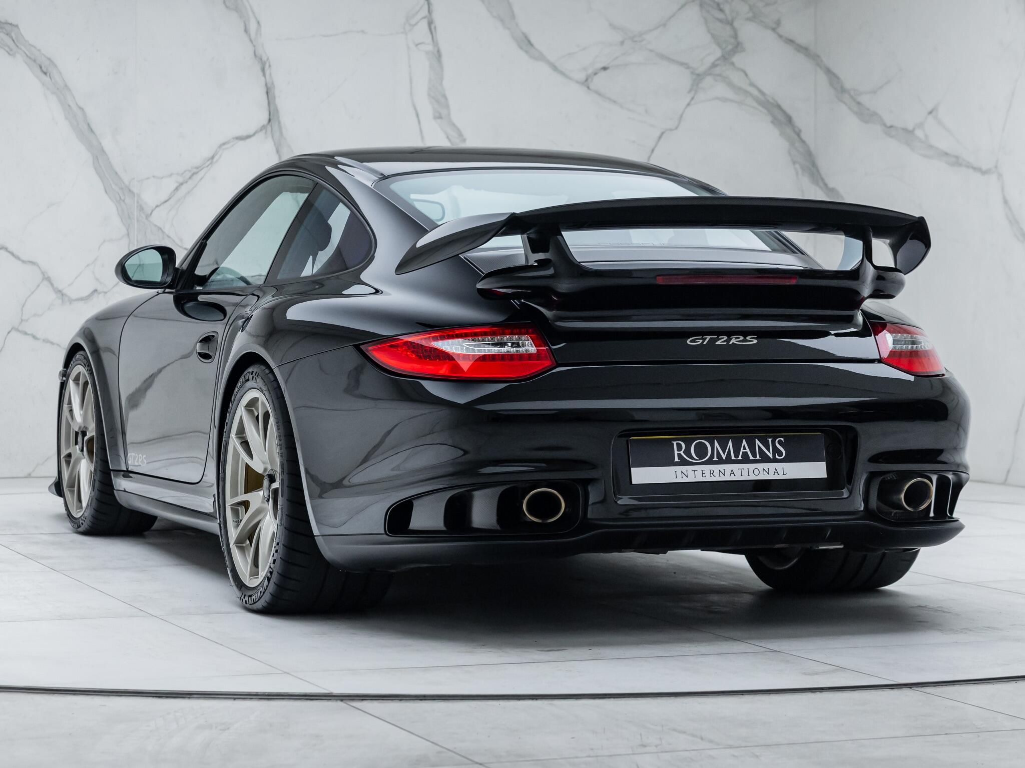Porsche 911 view 4