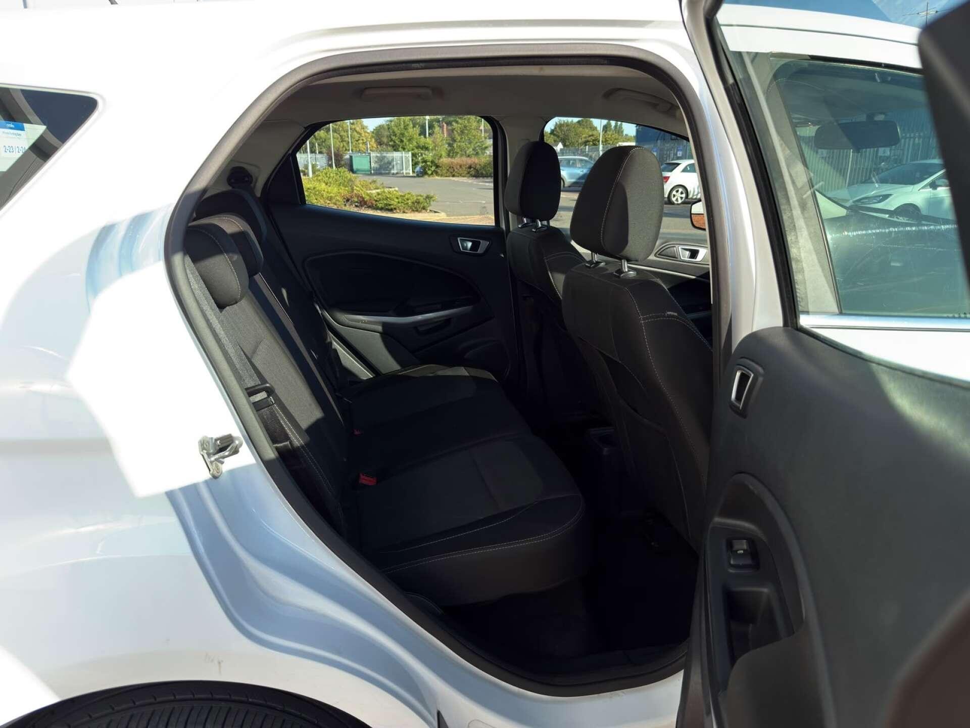 Ford Ecosport view 25