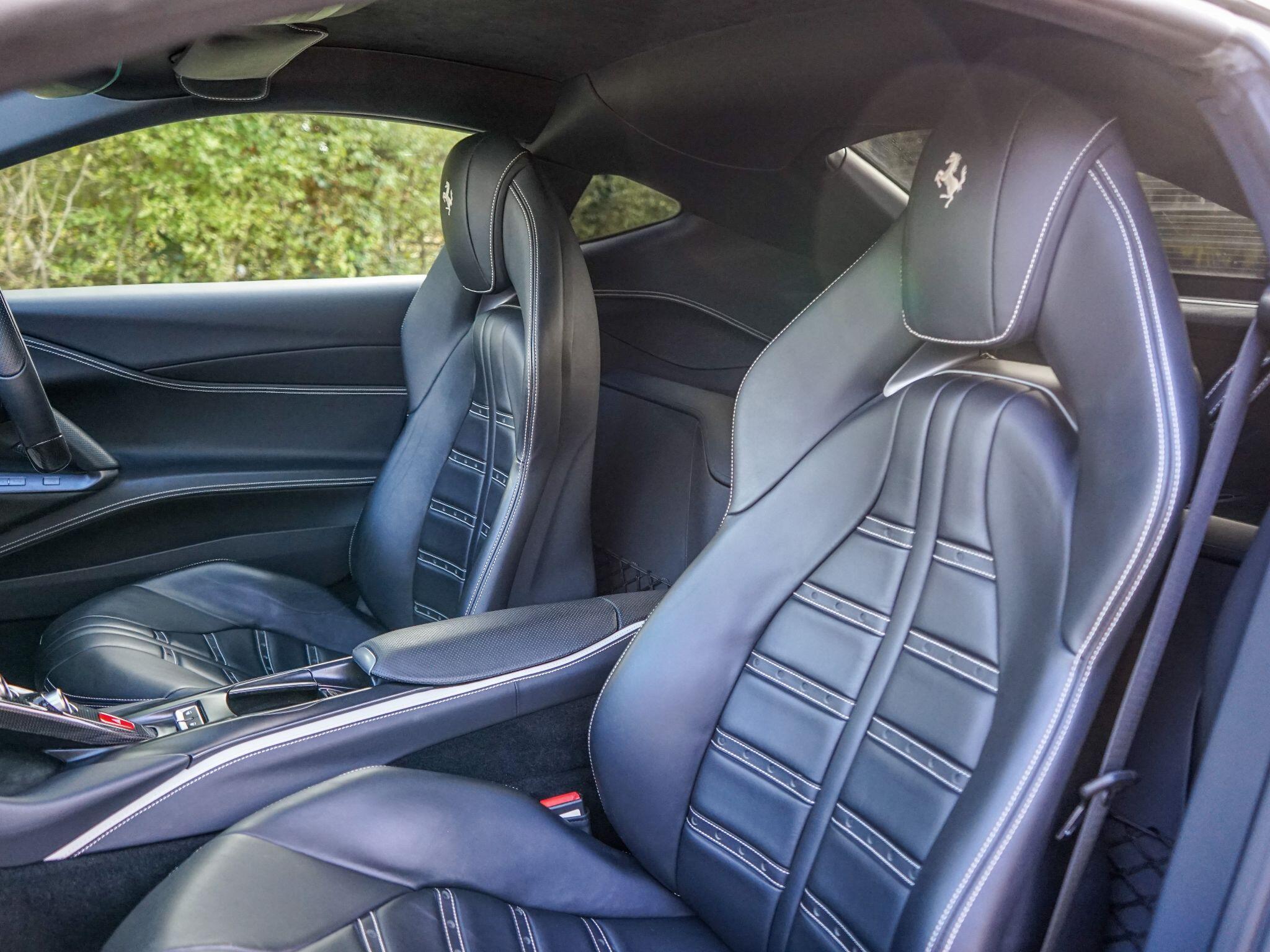 Ferrari 812 view 12