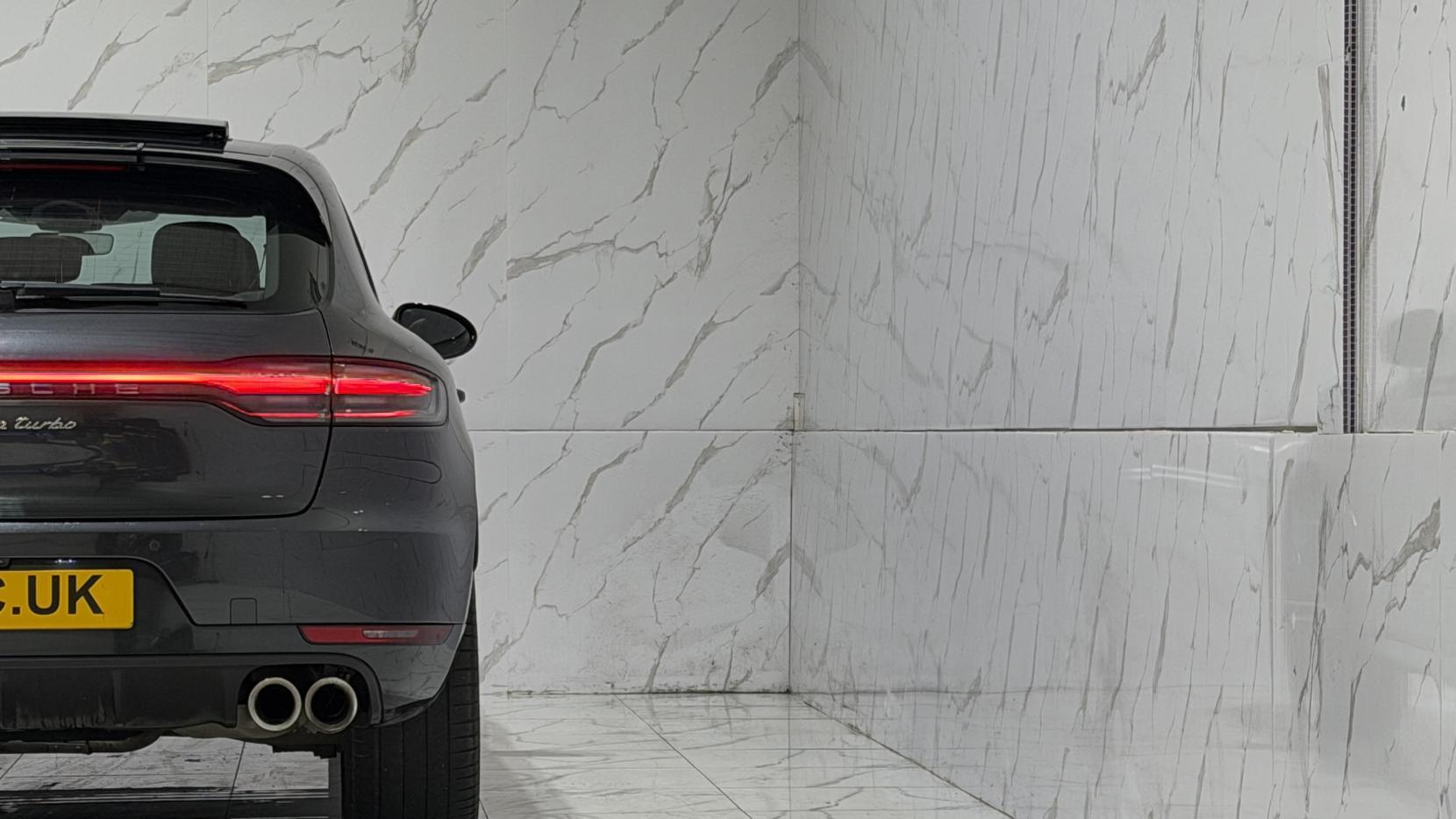 Porsche Macan view 48
