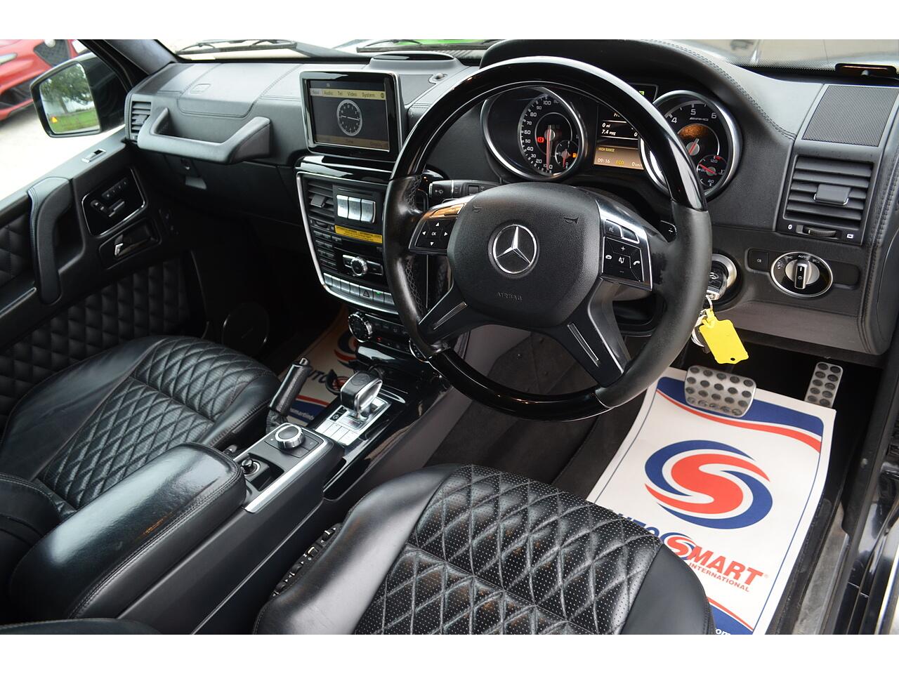 Mercedes-Benz G-Class view 2