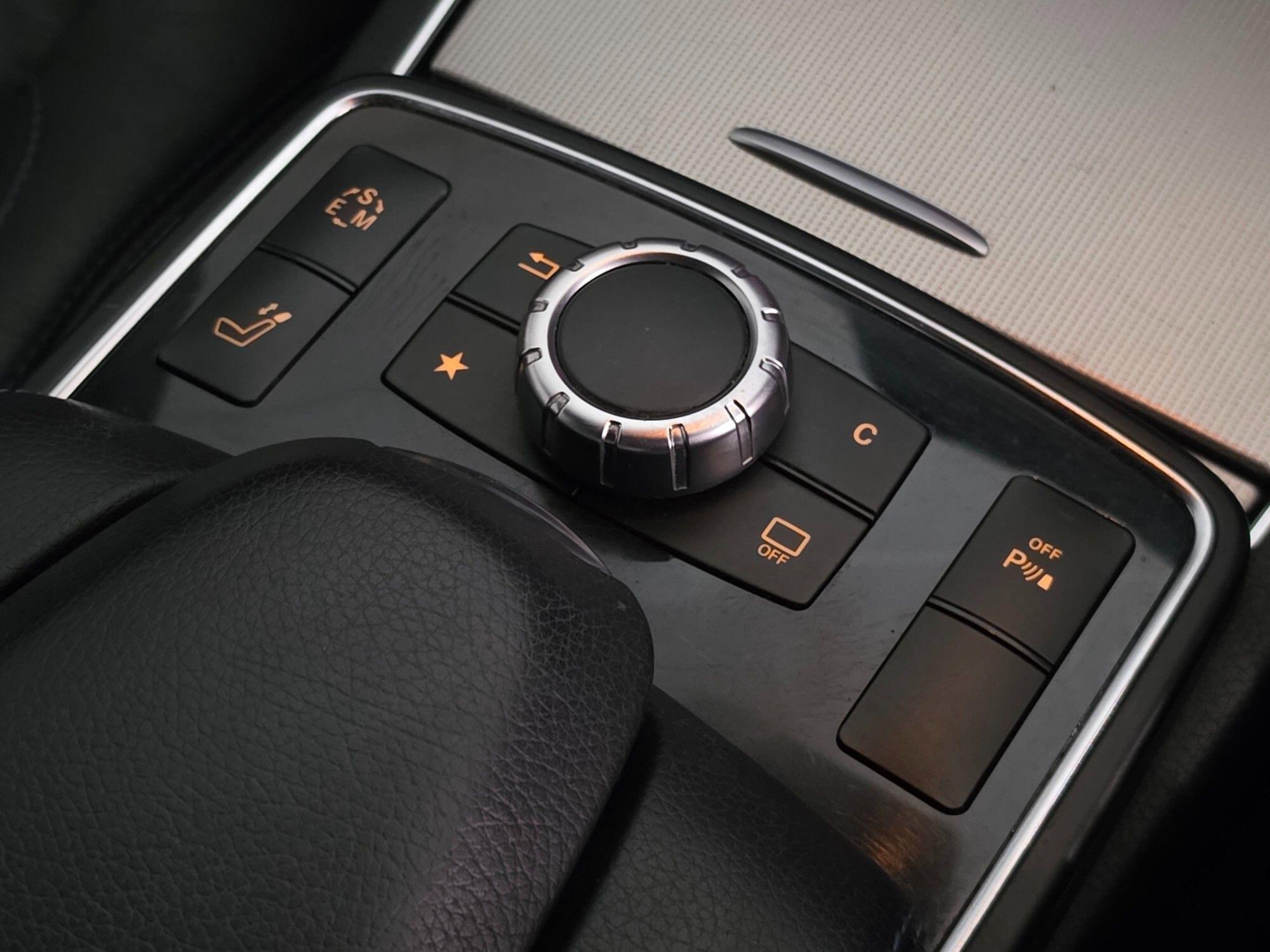 Mercedes-Benz E-Class view 30