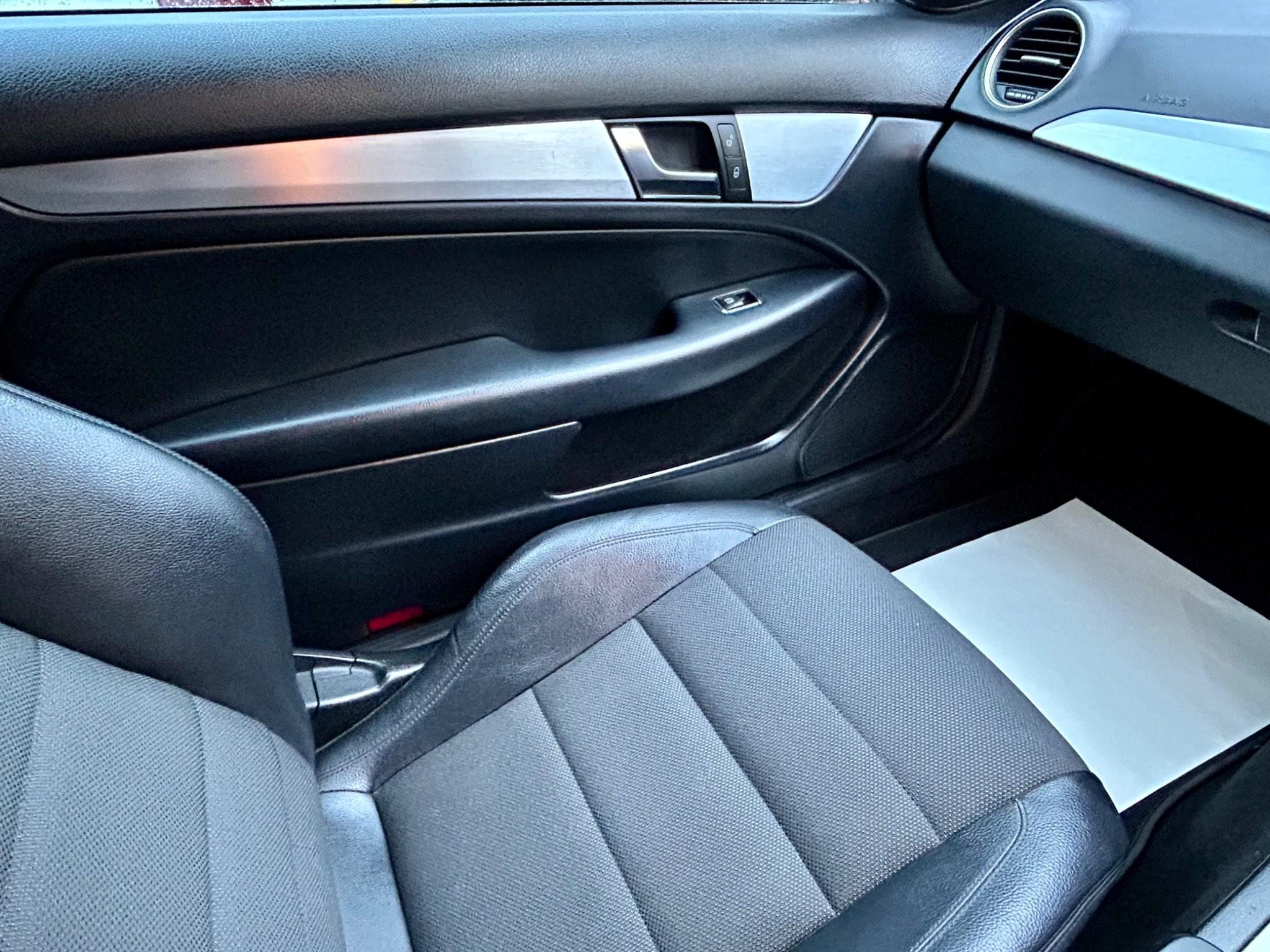 Mercedes-Benz C-Class view 21