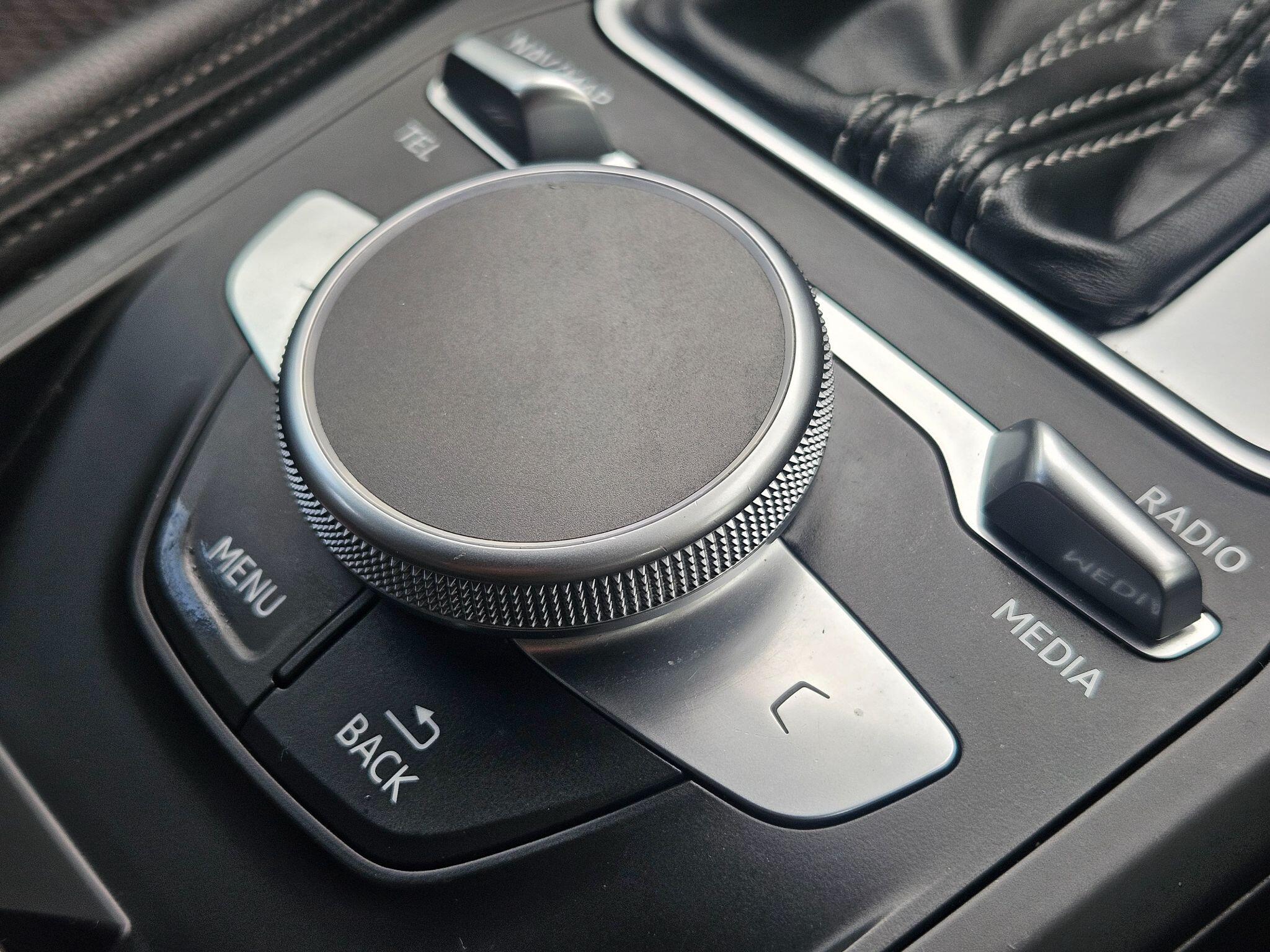 2019 Audi SQ2 image 35