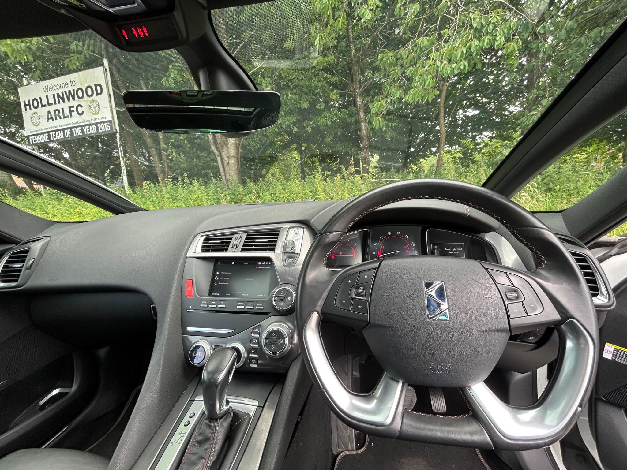 DS Automobiles DS 5 view 12