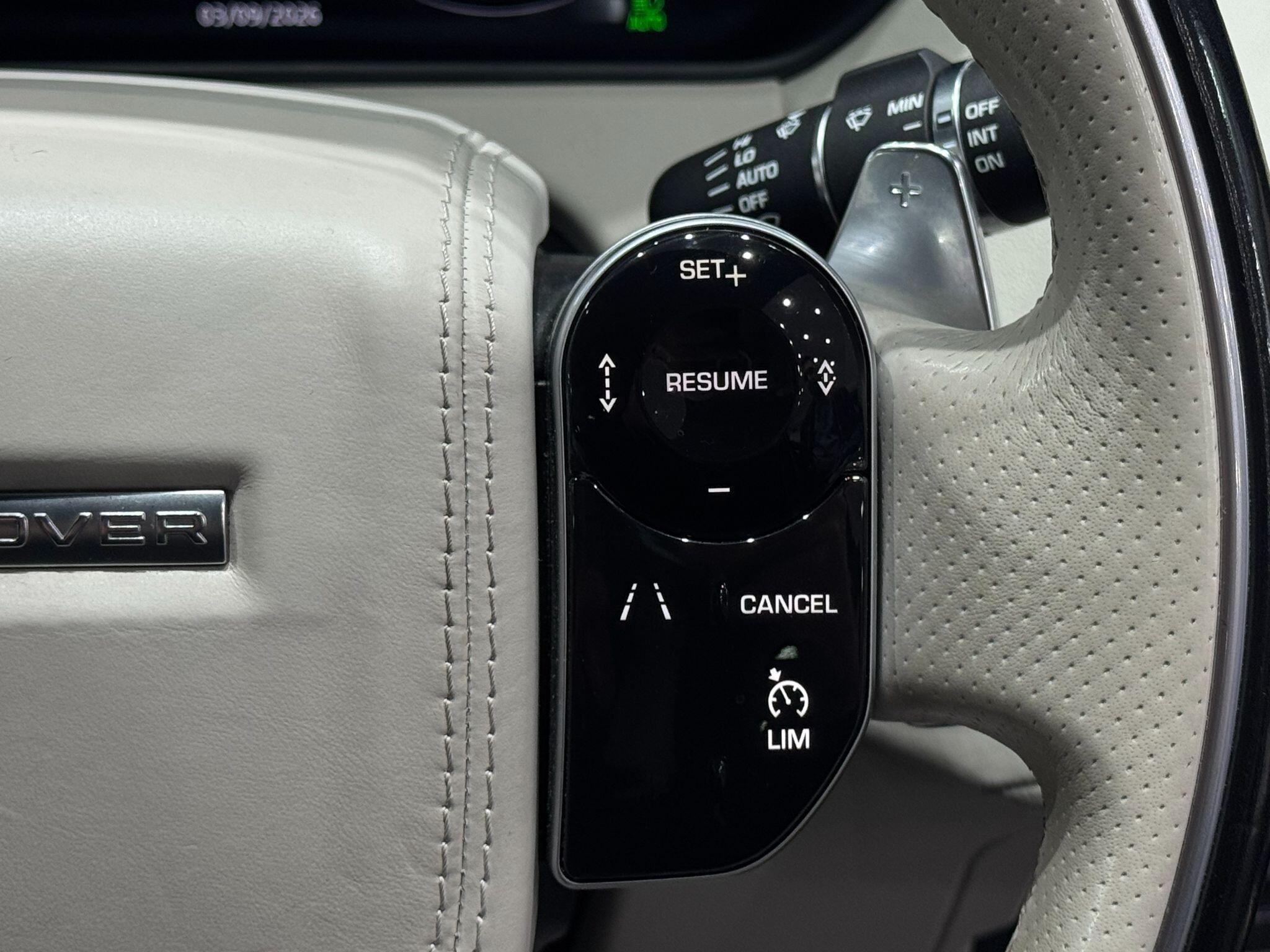 Land Rover Range Rover Velar view 36