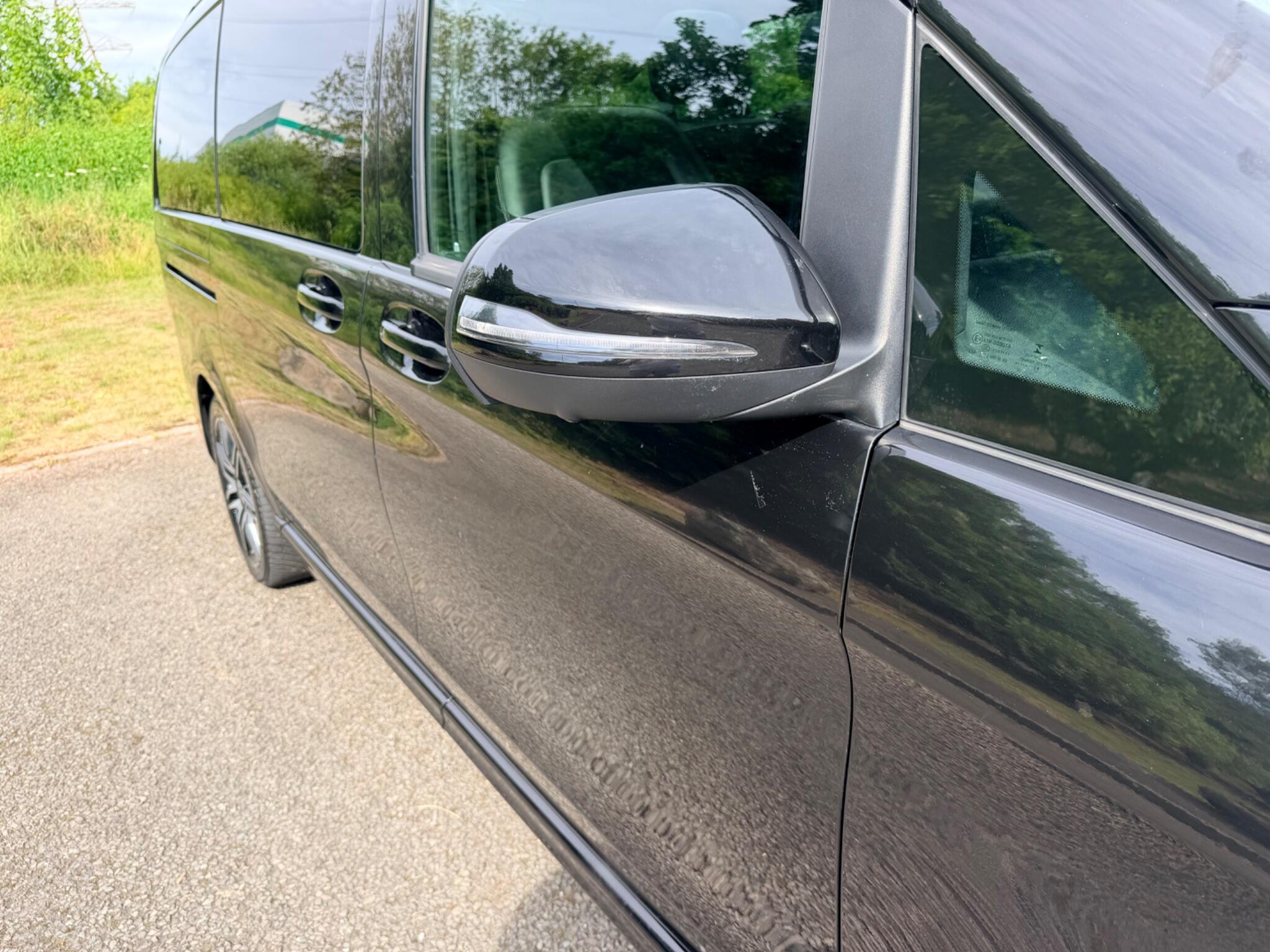 Mercedes-Benz V-Class view 40