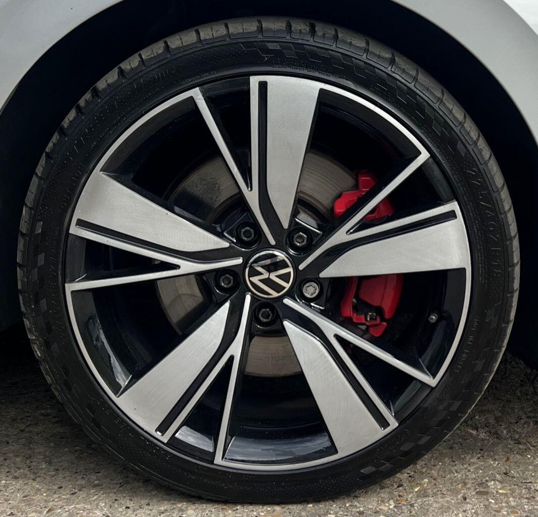 Volkswagen Golf view 11
