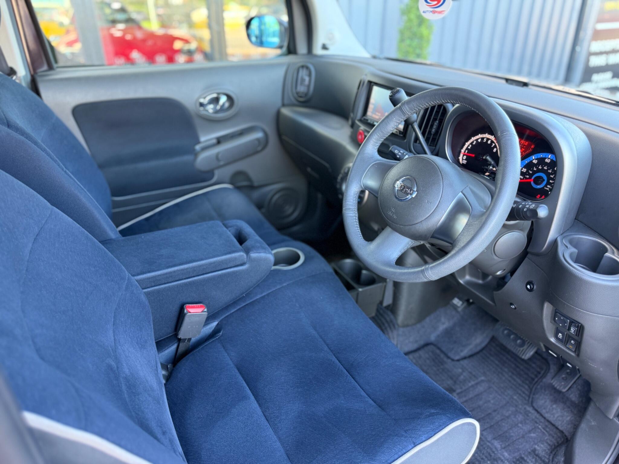 Nissan Cube view 25