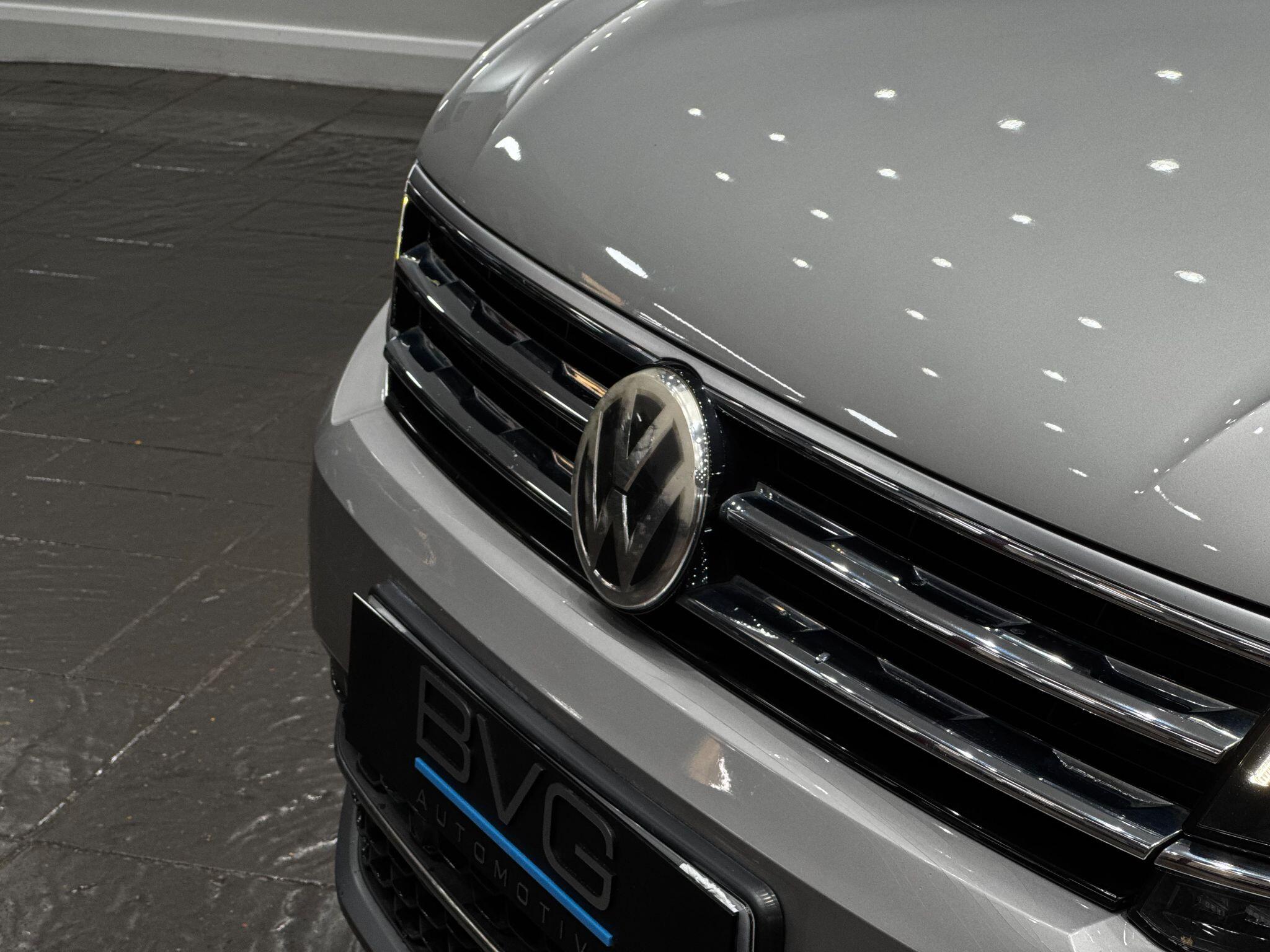 Volkswagen Tiguan view 9