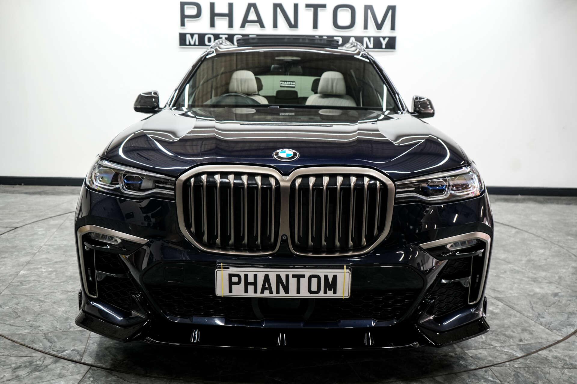 BMW X7 view 5