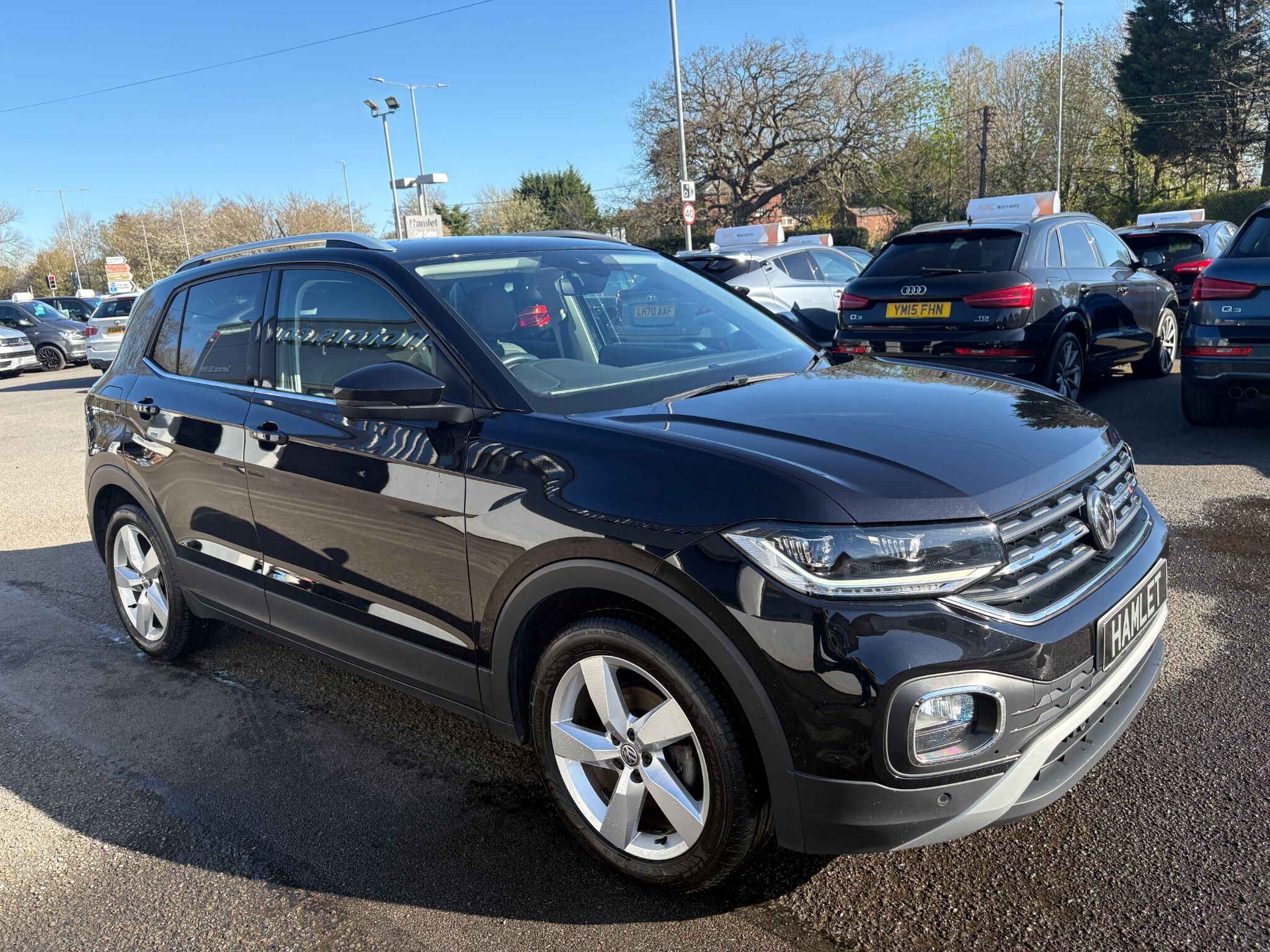 Volkswagen T-Cross view 8