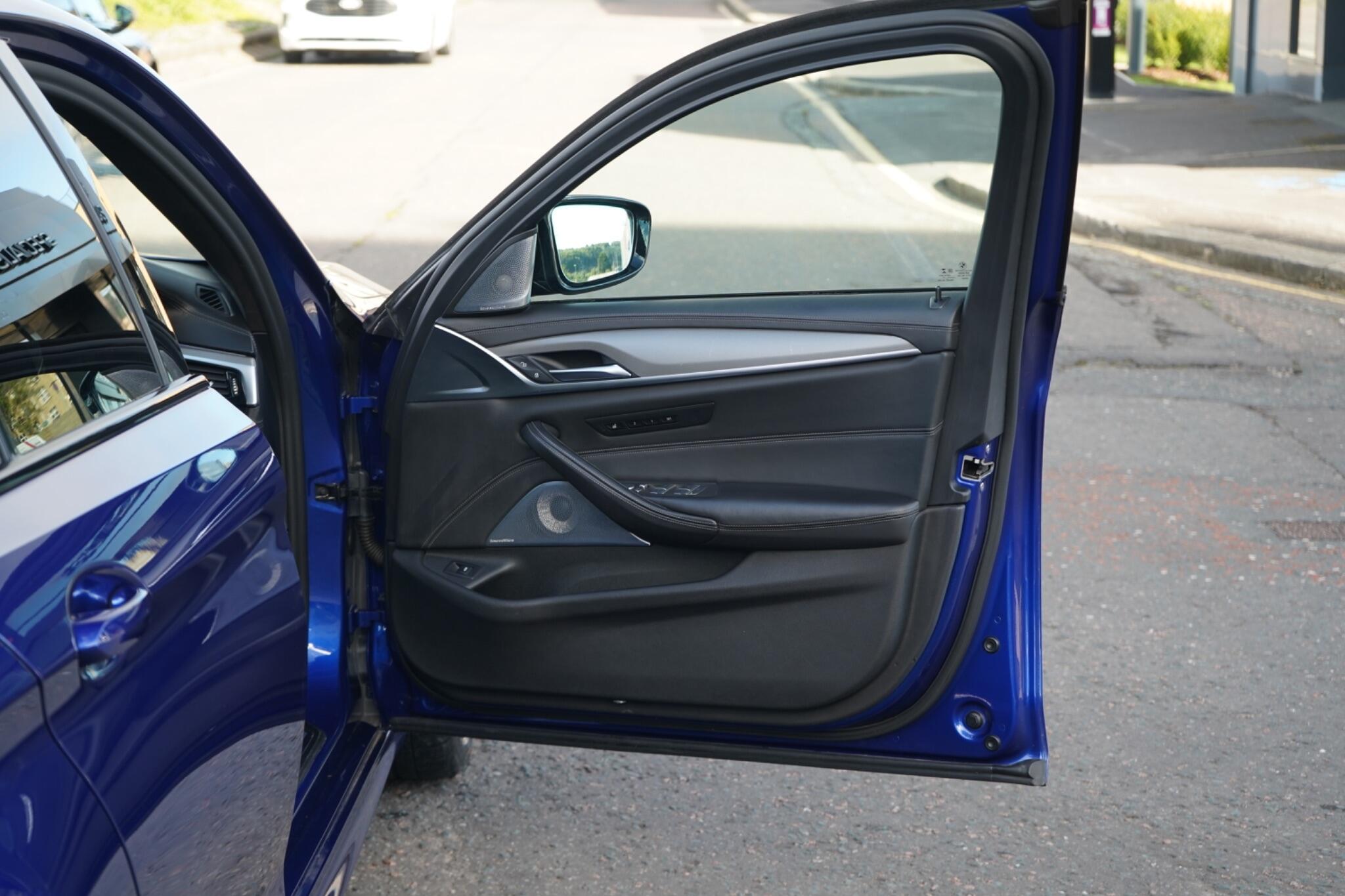 BMW M5 view 17