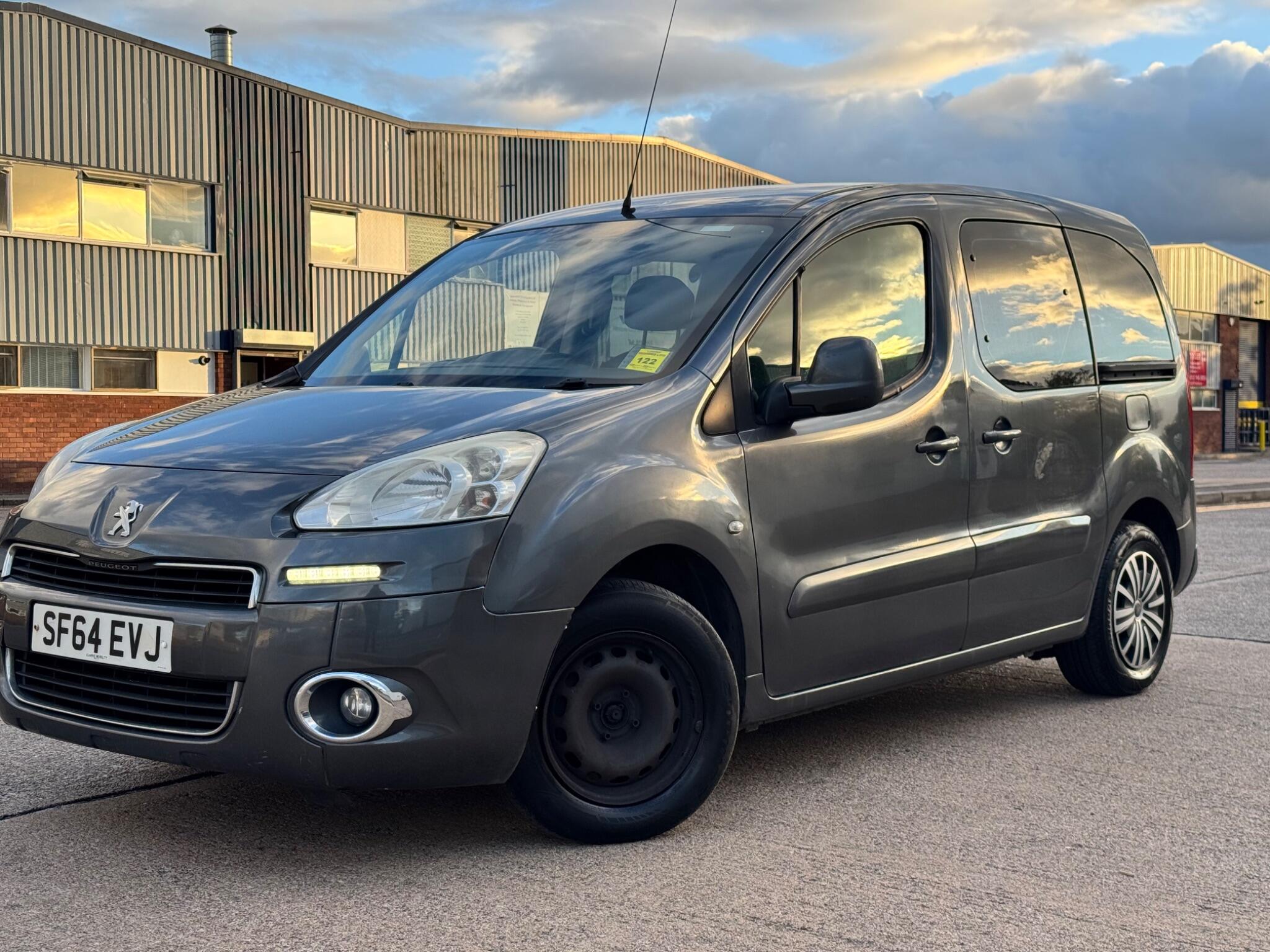 Peugeot Partner Tepee view 8