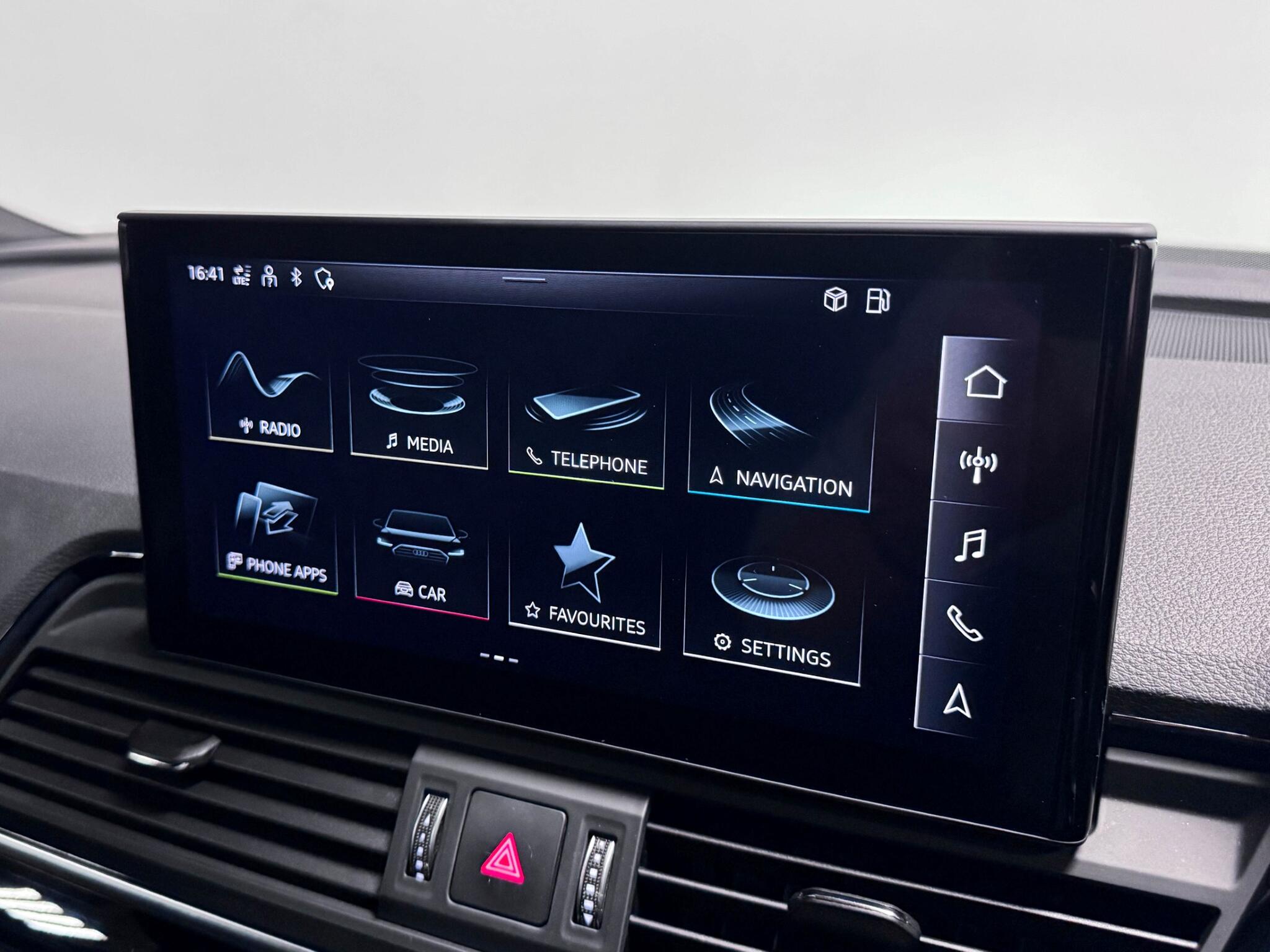 Audi Q5 view 38