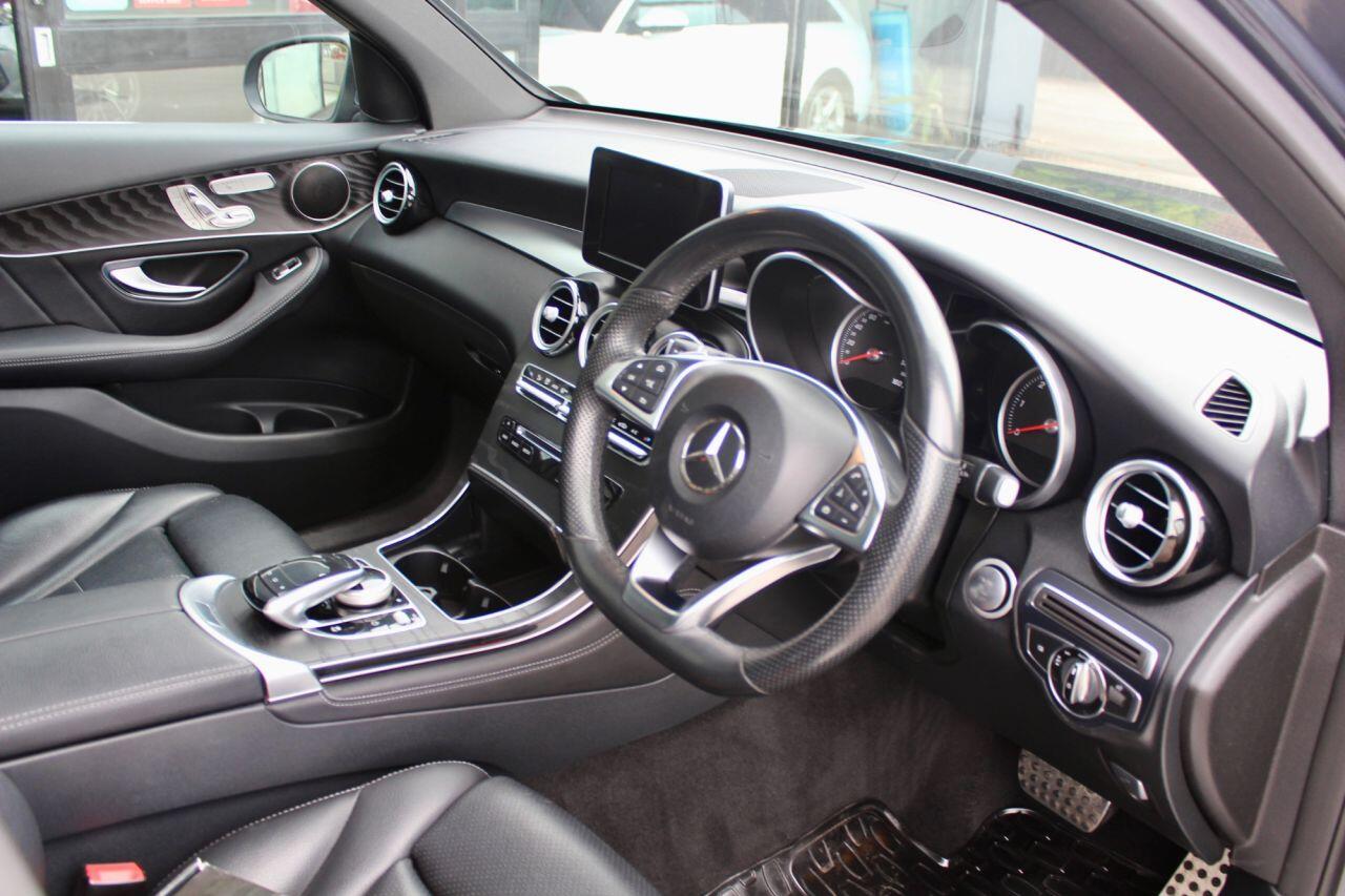 Mercedes-Benz GLC view 4