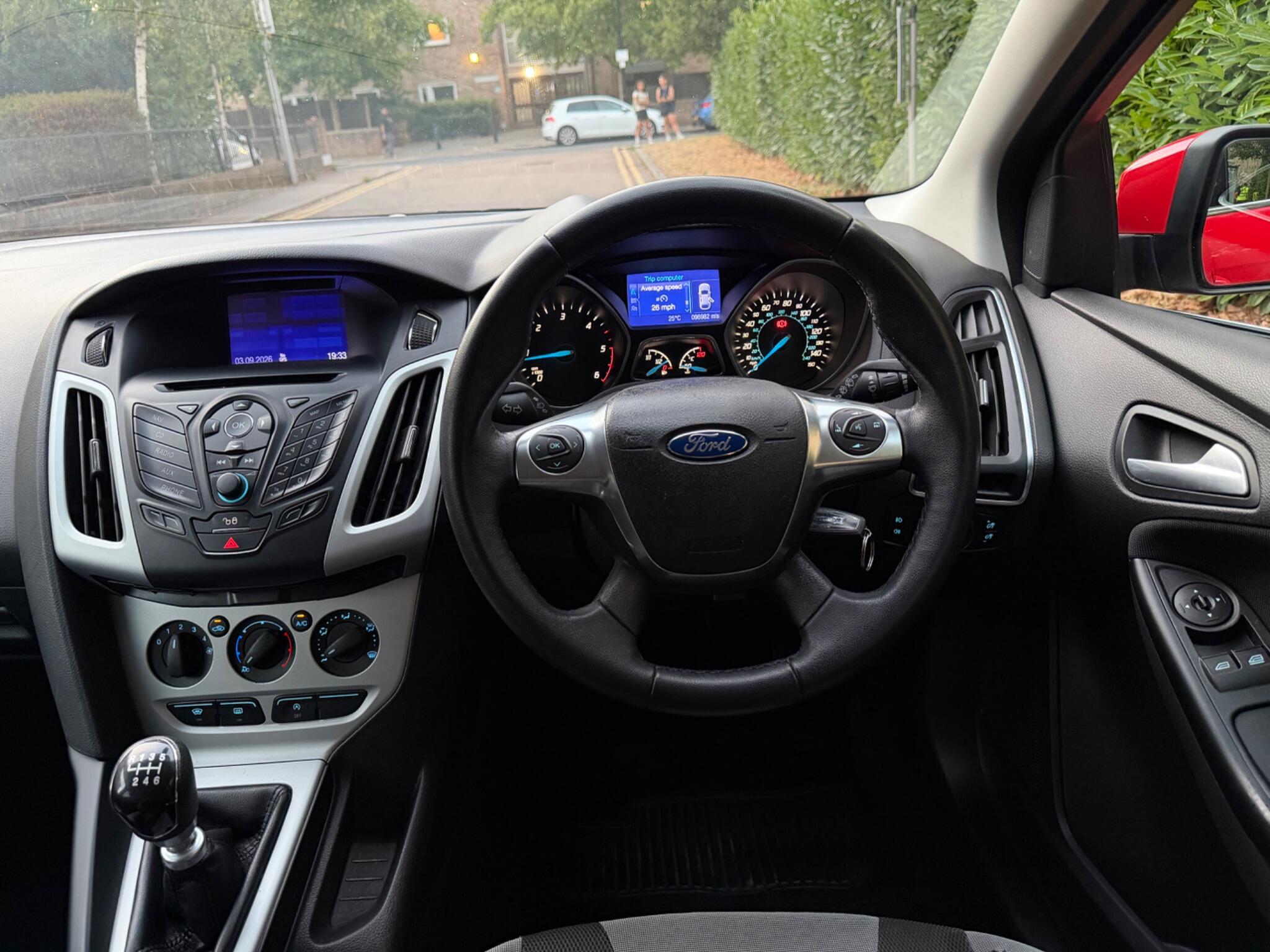 Ford Focus view 14