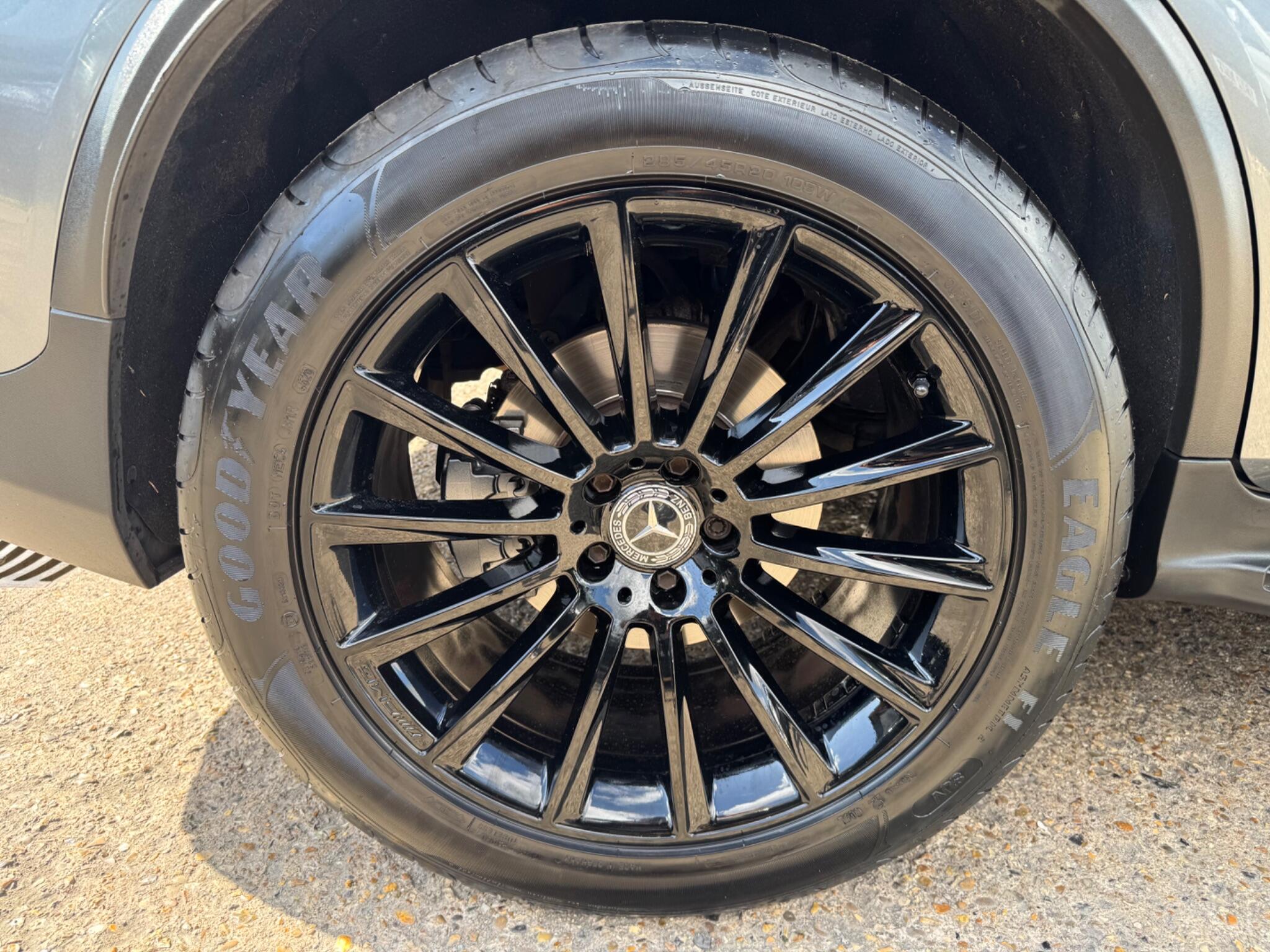 Mercedes-Benz GLC view 39