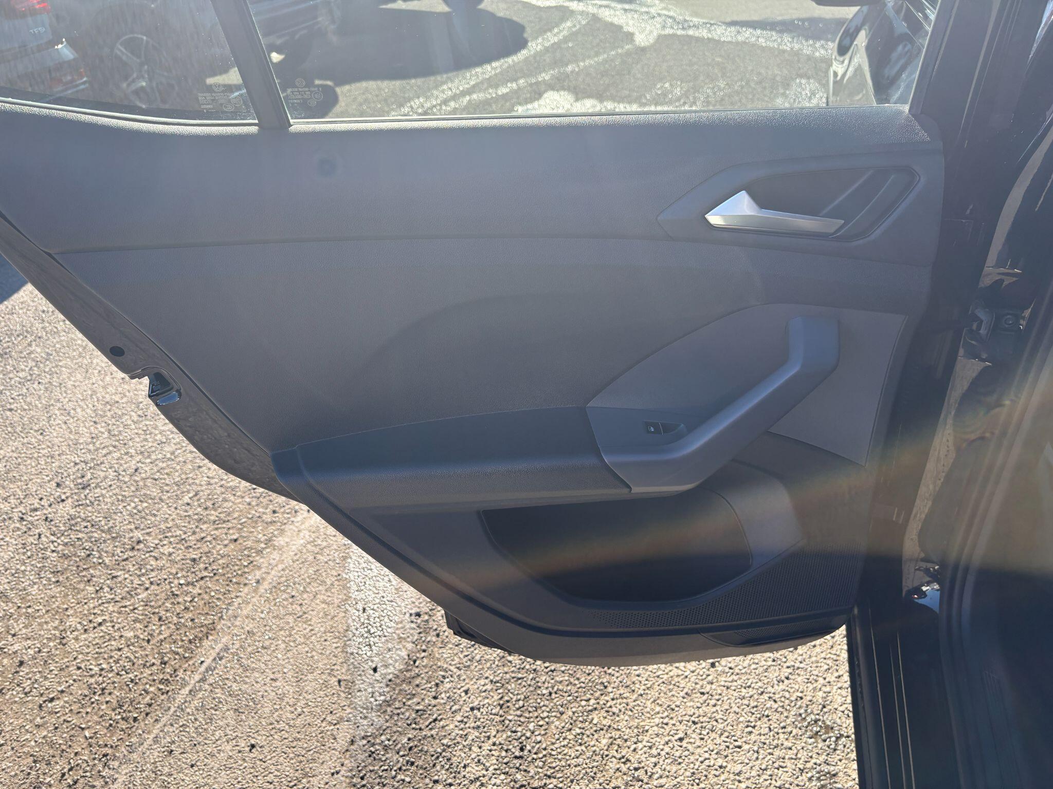 Volkswagen T-Cross view 21
