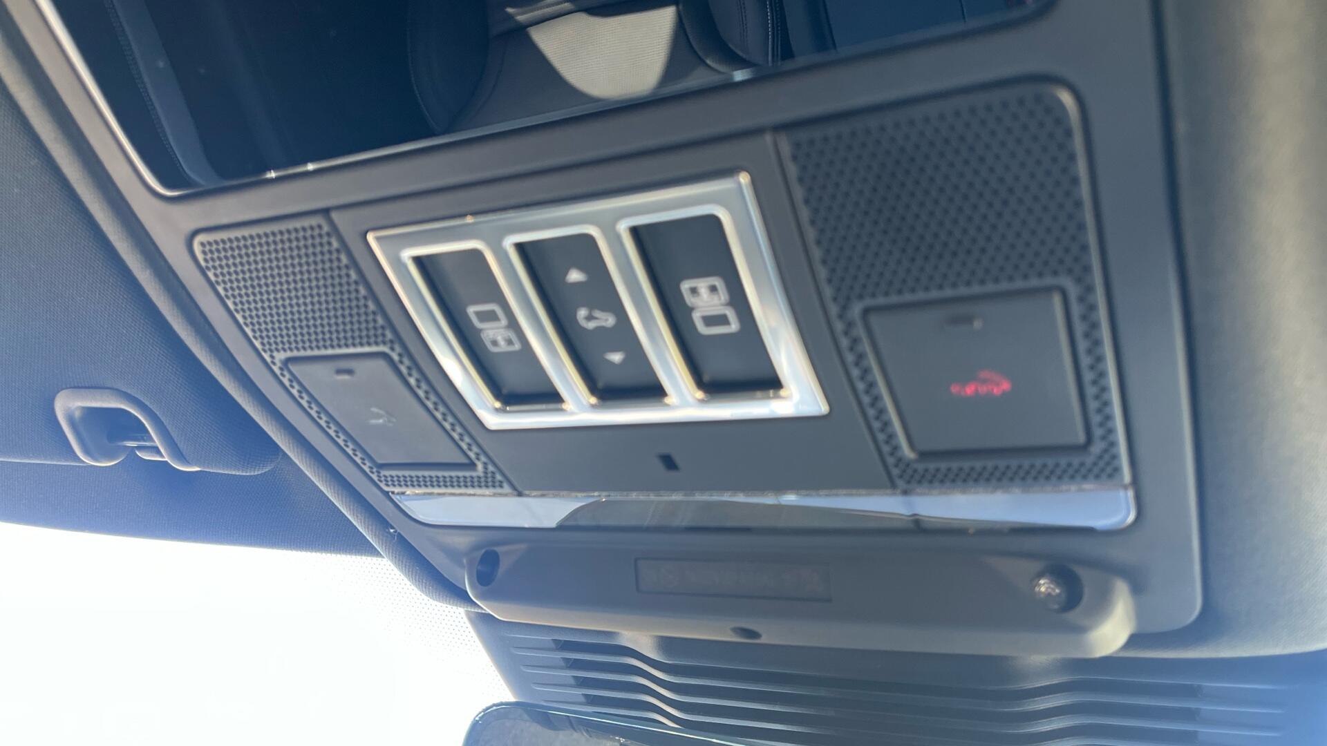 Land Rover Discovery view 39