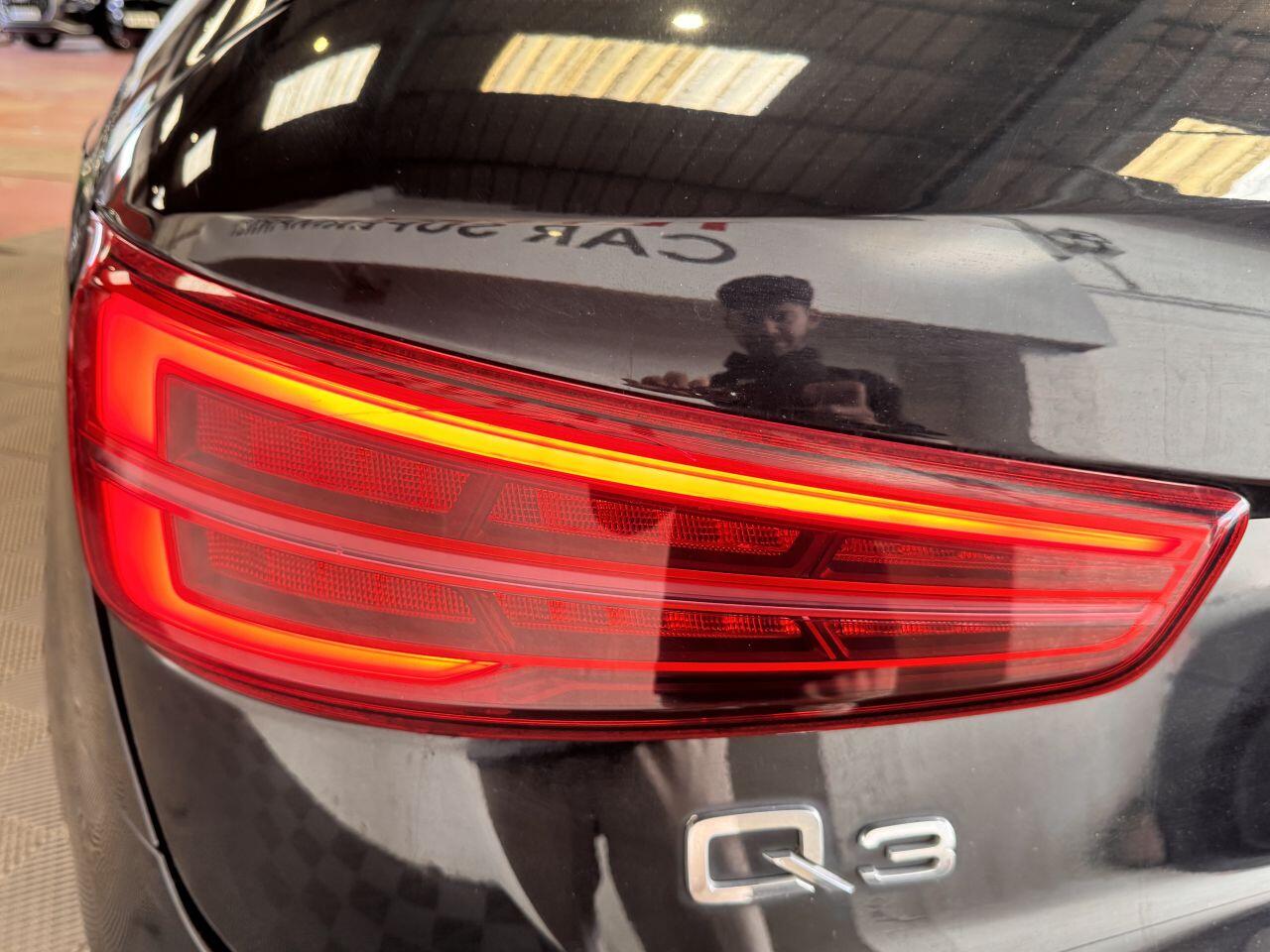 Audi Q3 view 22