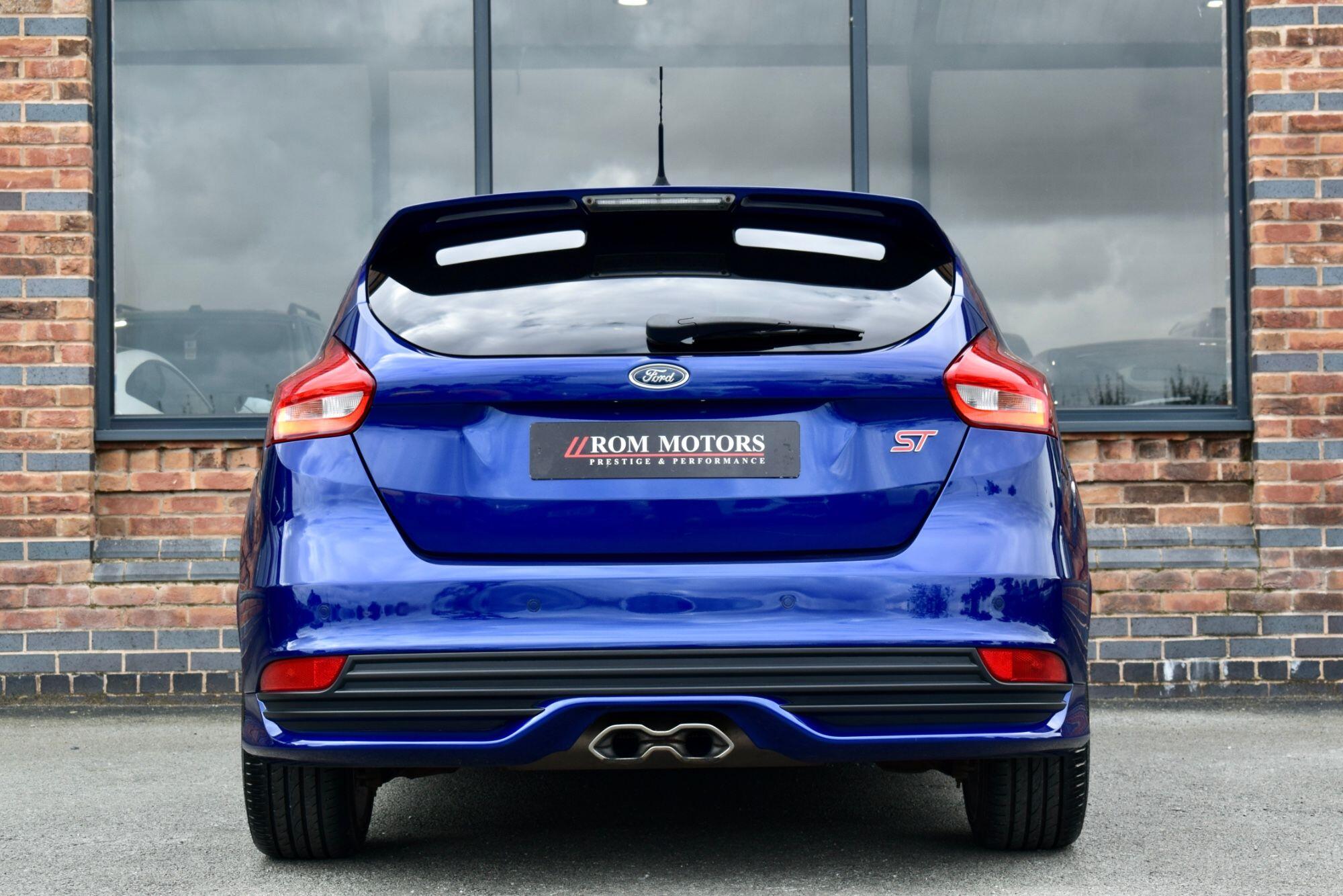 Ford Focus view 42