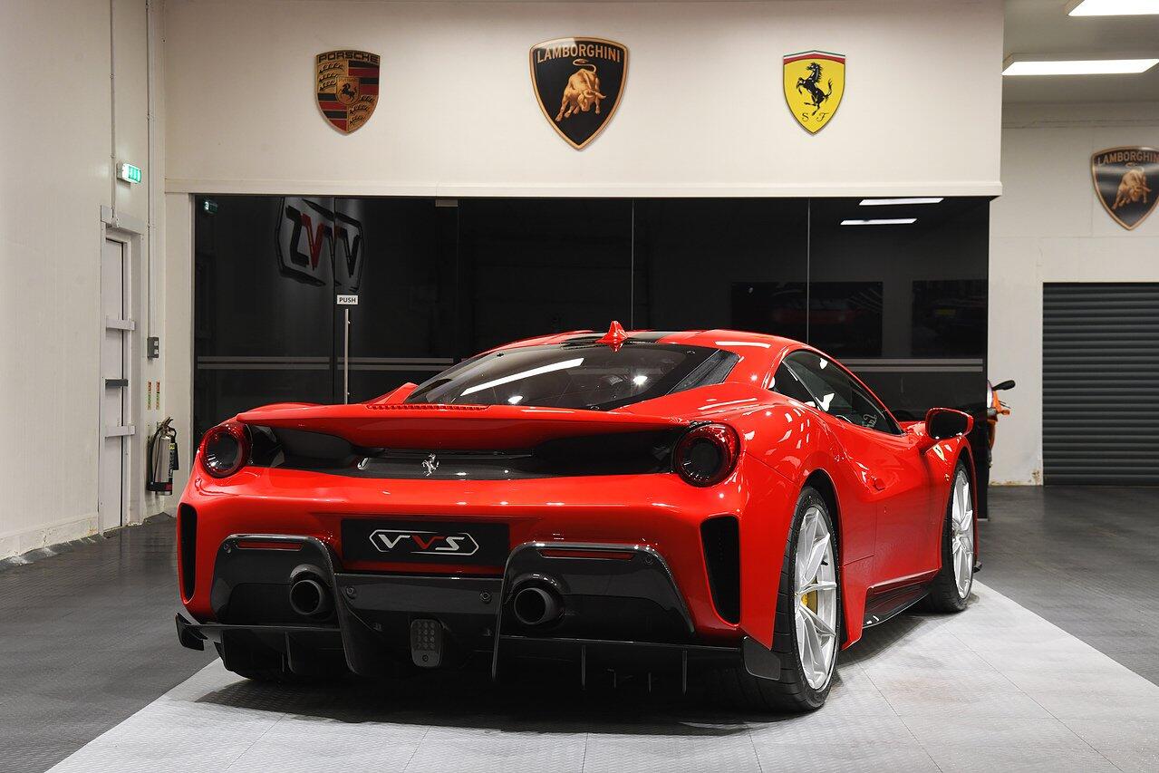 Ferrari 488 view 3