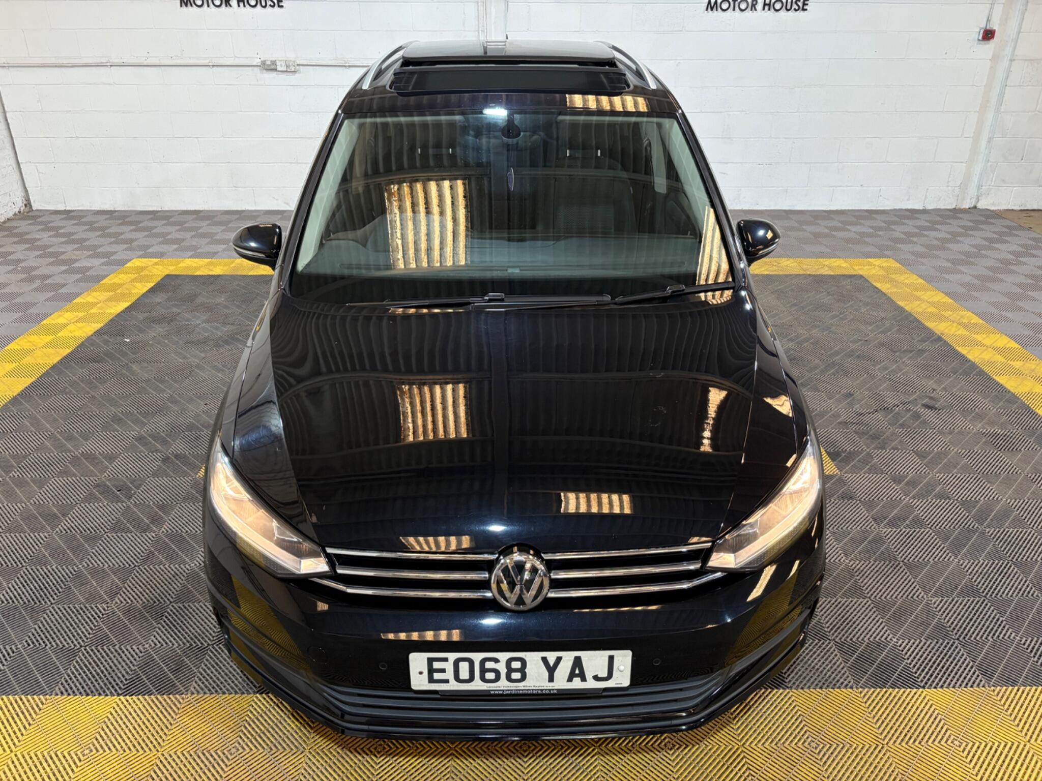 Volkswagen Touran view 26