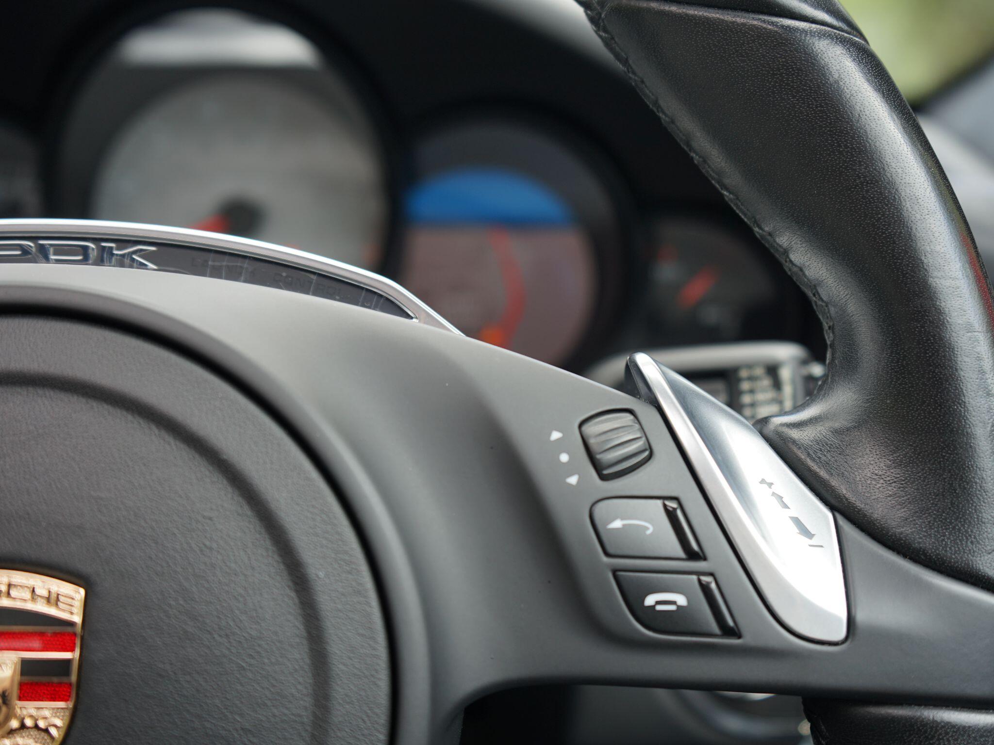 Porsche 911 view 39