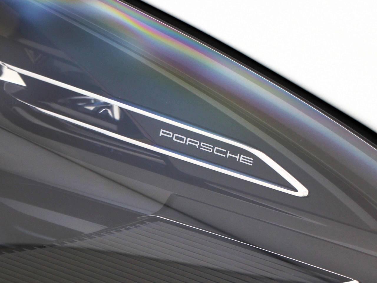 Porsche Macan view 45
