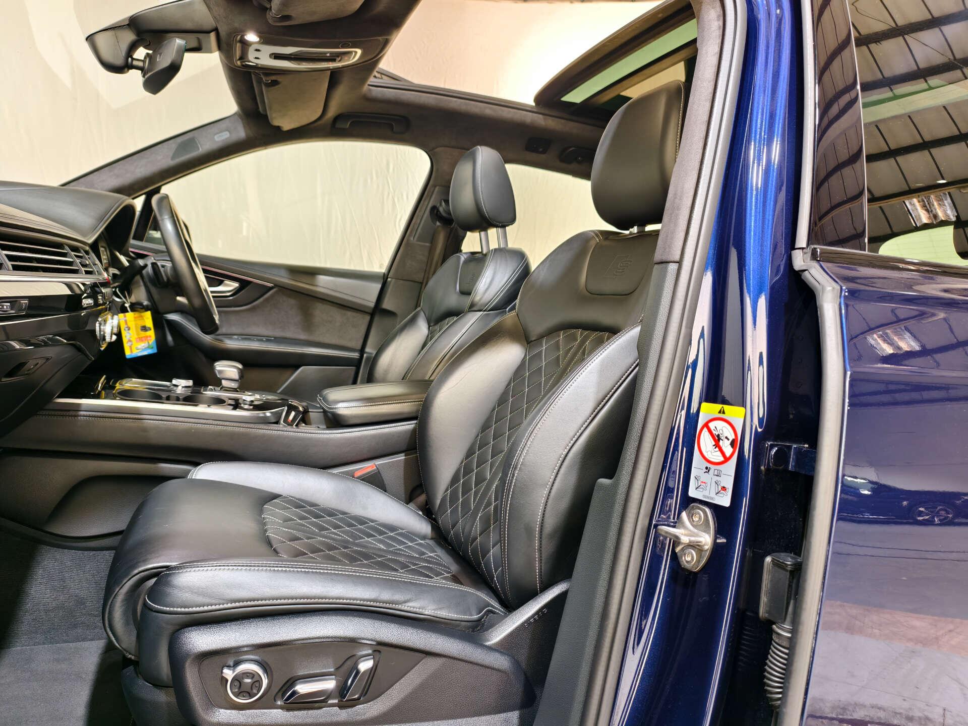 Audi SQ7 view 25