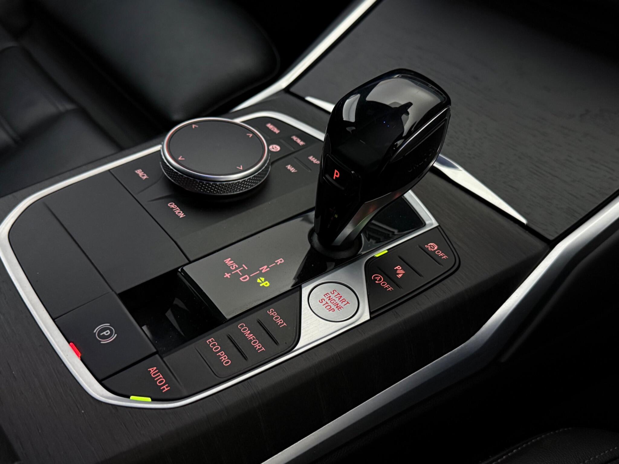 BMW 3 Series view 18