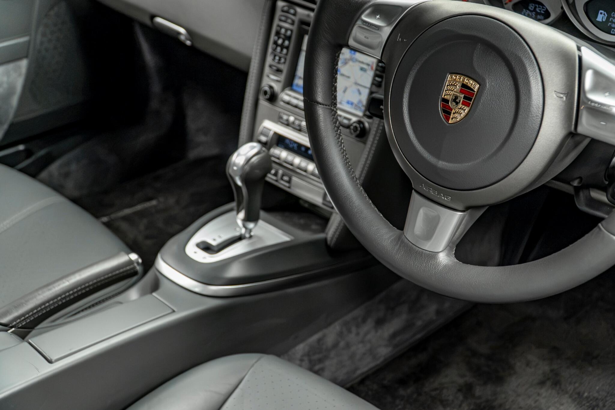 Porsche 911 view 38