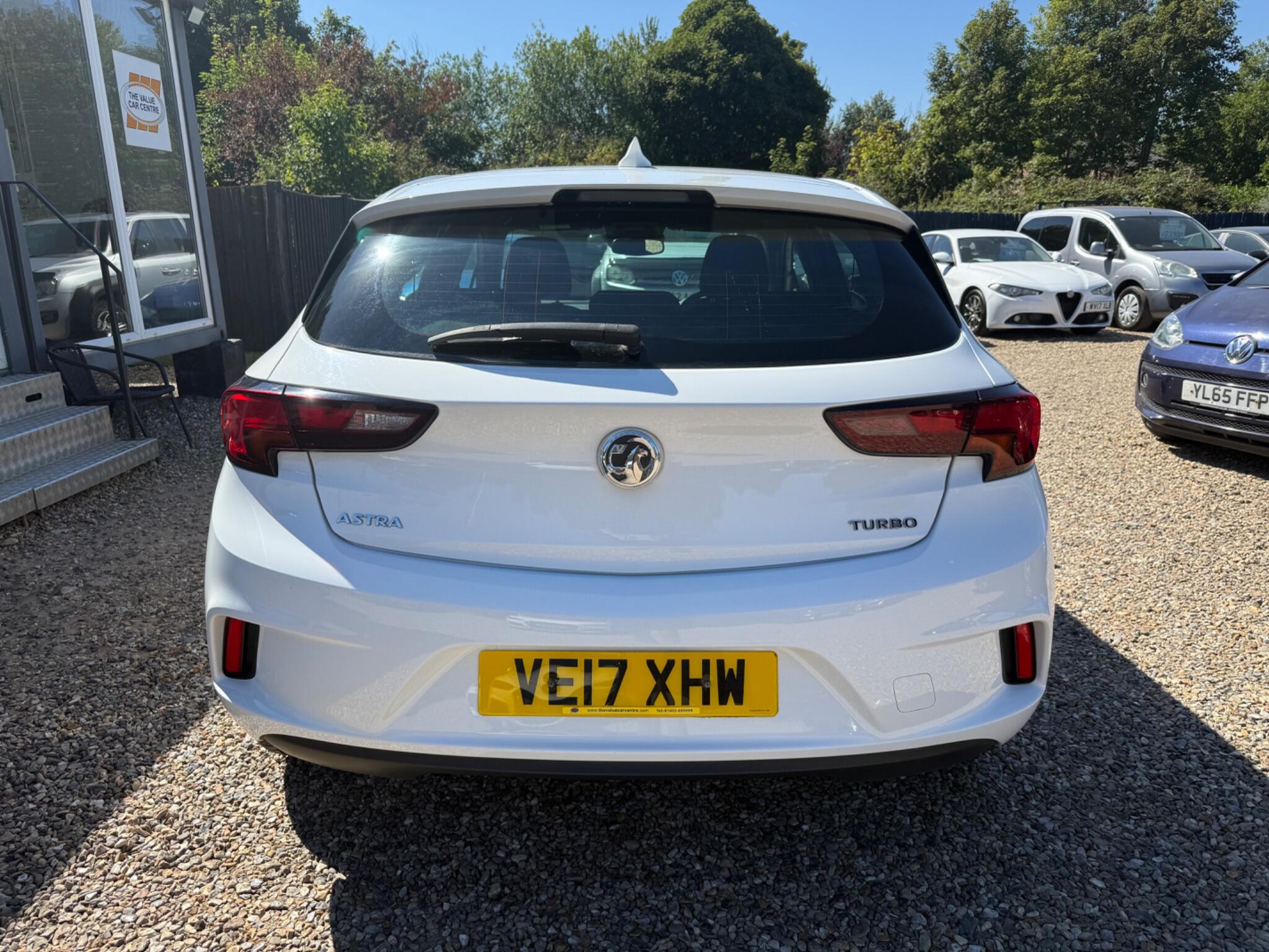 Vauxhall Astra view 4